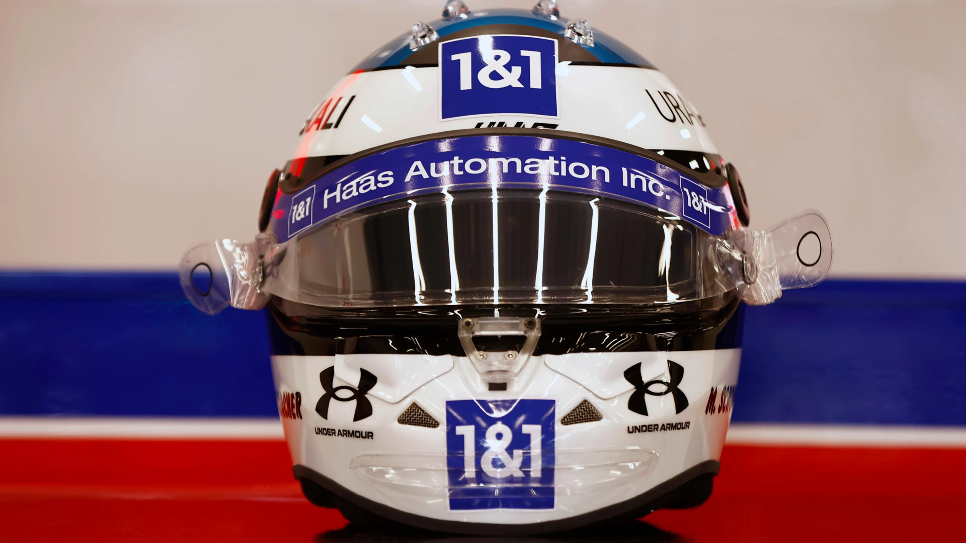 The helmet of Mick Schumacher, Haas F1, the design commemorating that worn by his father Michael at