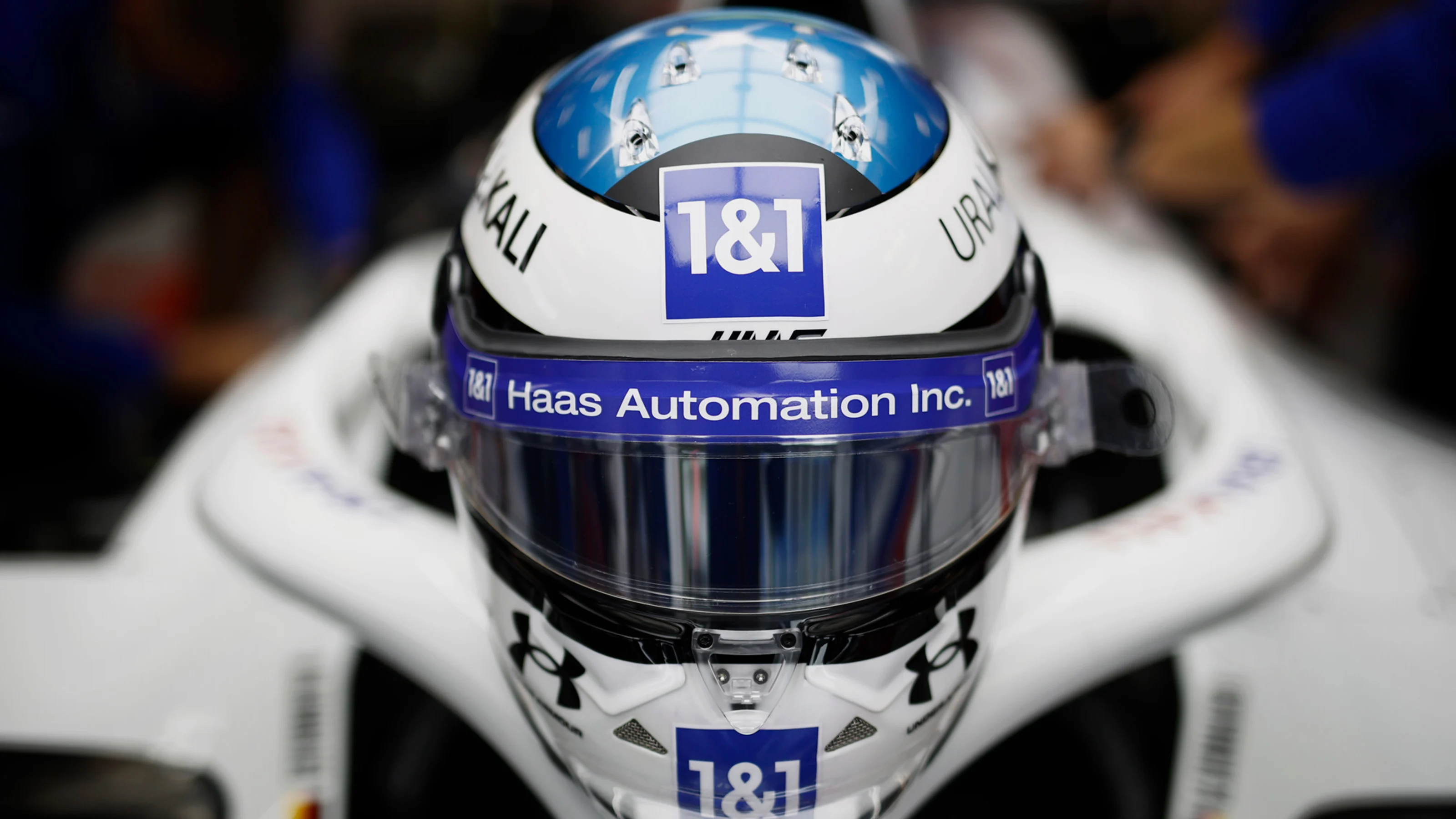 The helmet of Mick Schumacher, Haas F1, the design commemorating that worn by his father Michael at