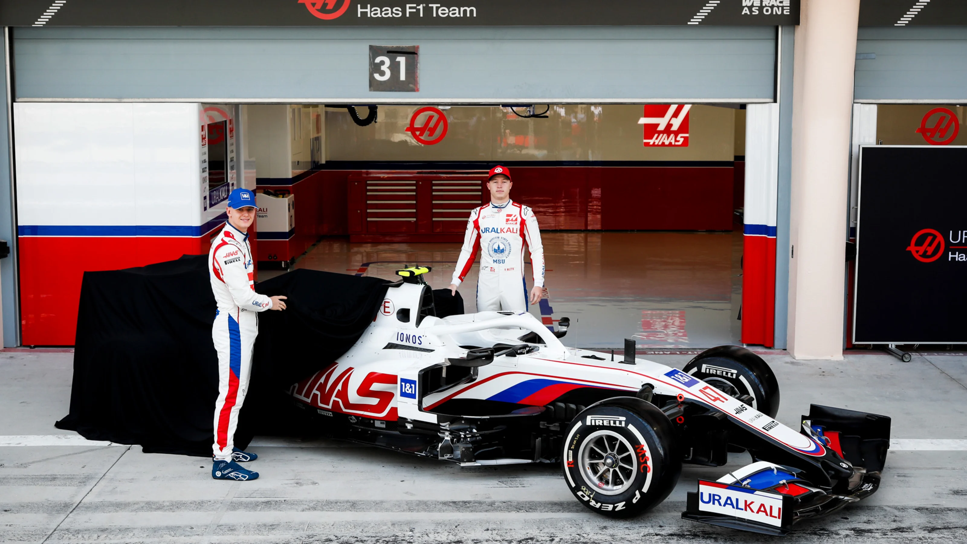 BAHRAIN INTERNATIONAL CIRCUIT, BAHRAIN - MARCH 12: Mick Schumacher, Haas F1 and Nikita Mazepin,