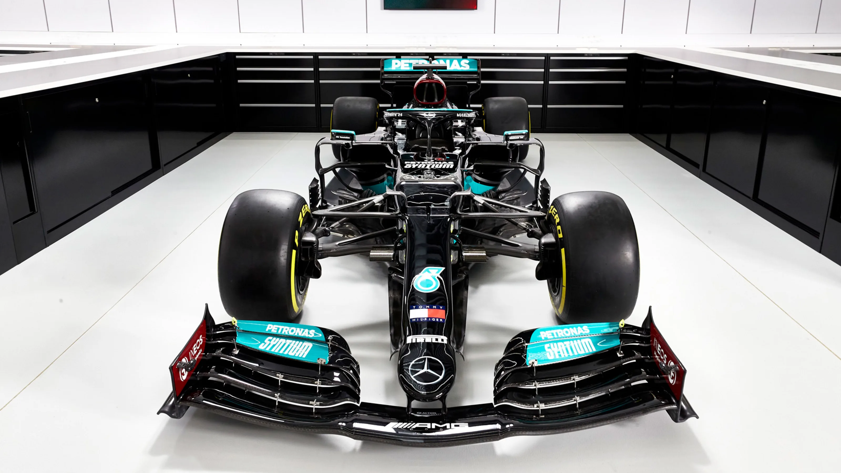 Mercedes-AMG F1 W12 E Performance