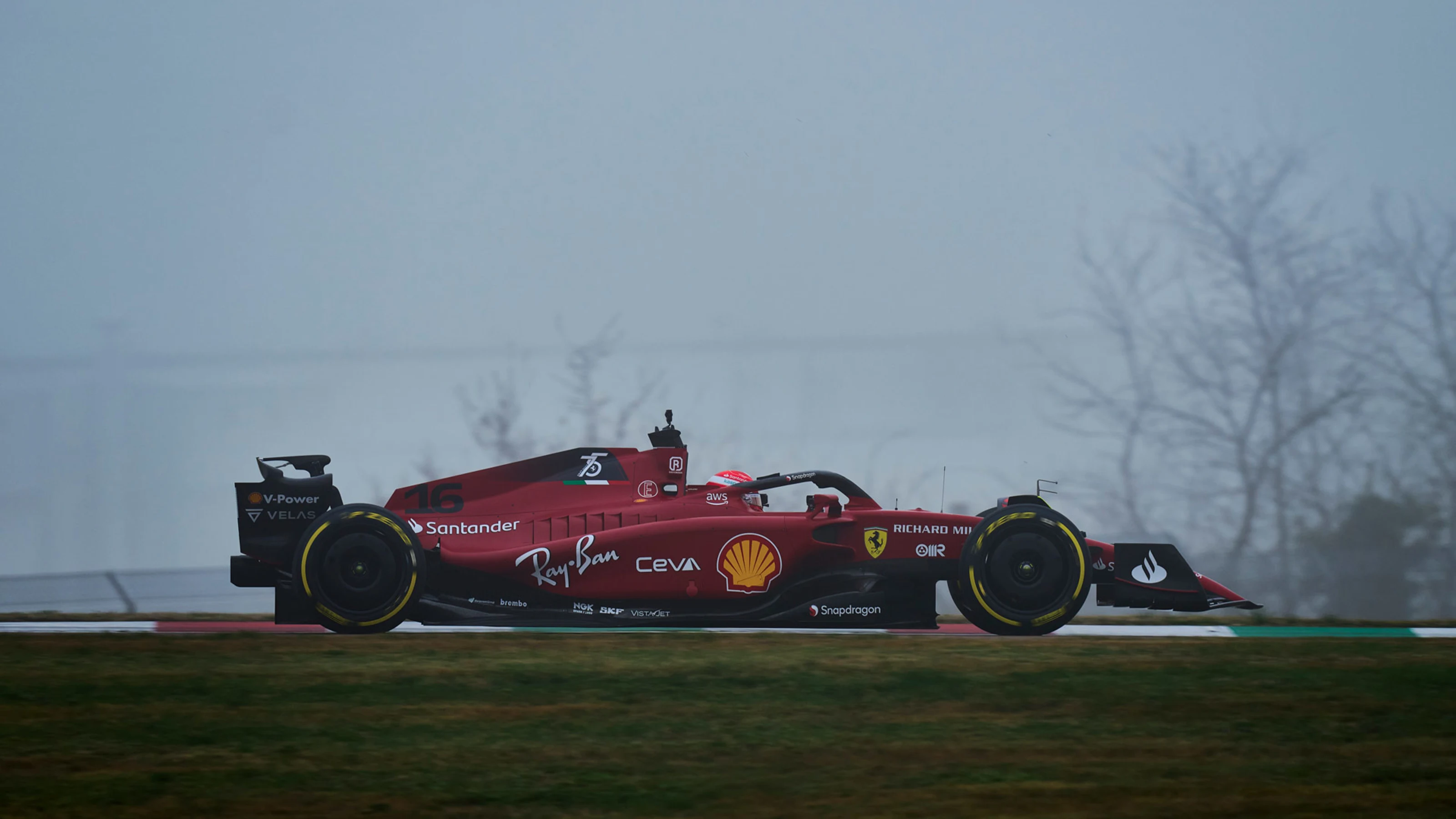 2200032-scuderia-ferrari-2022-f1-75-debut-fiorano-gallery.jpg