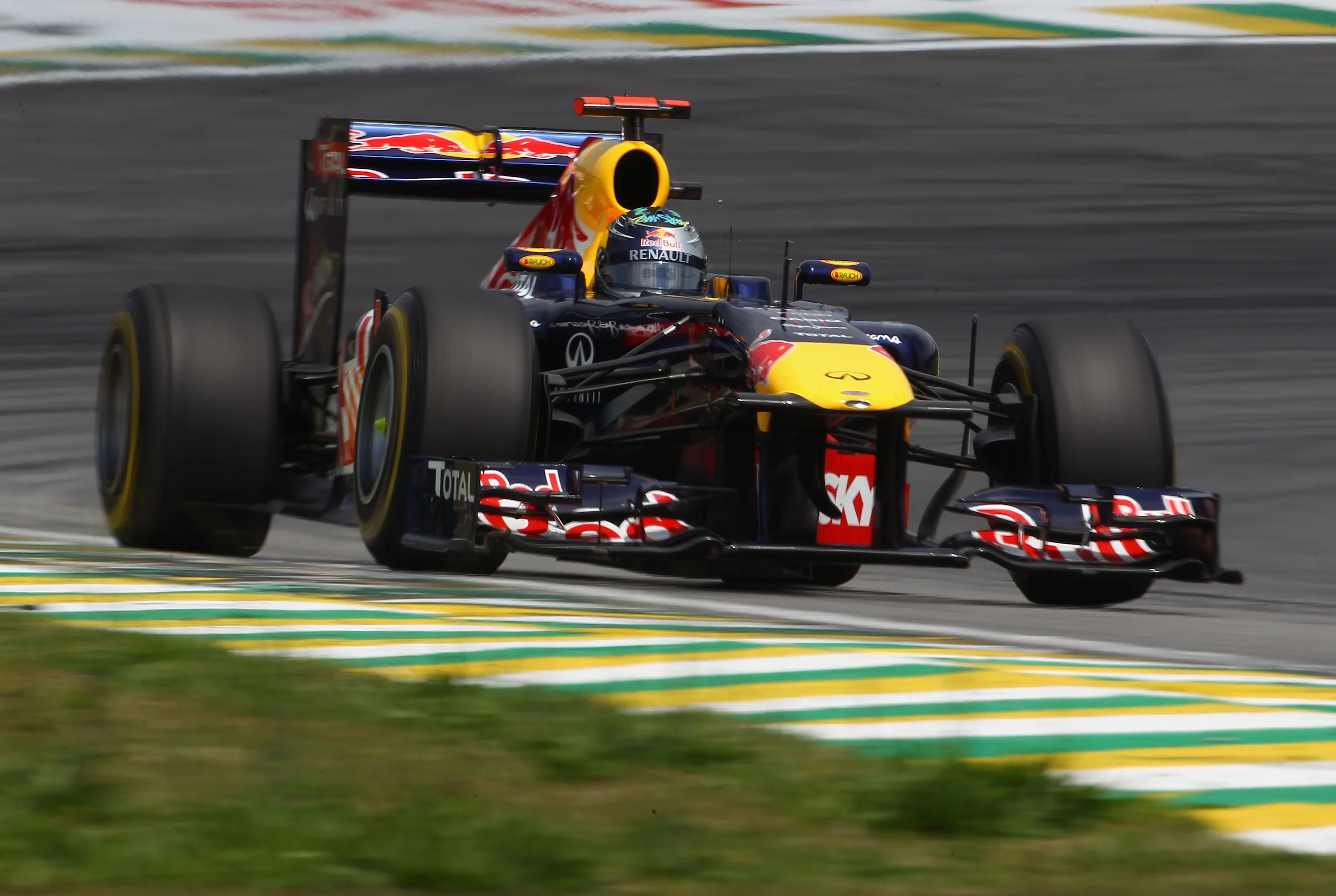 SAO PAULO, BRAZIL - NOVEMBER 27:  Sebastian Vettel of Germany and Red Bull Racing drives during the