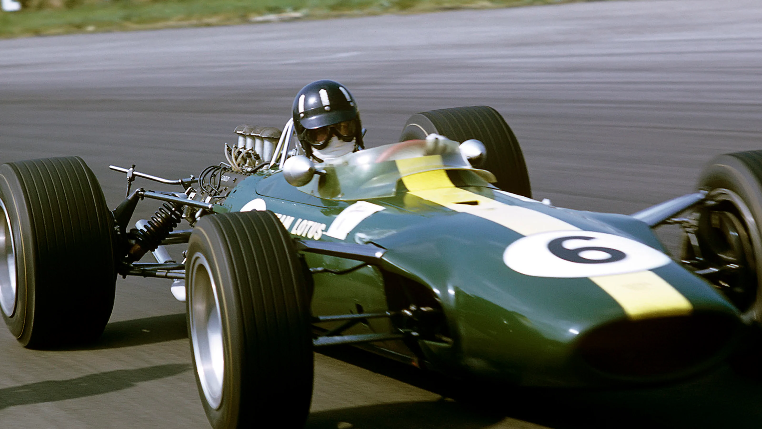 Graham Hill, Lotus-Ford 49, Grand Prix of Great Britain, Silverstone Circuit, 15 July 1967. (Photo