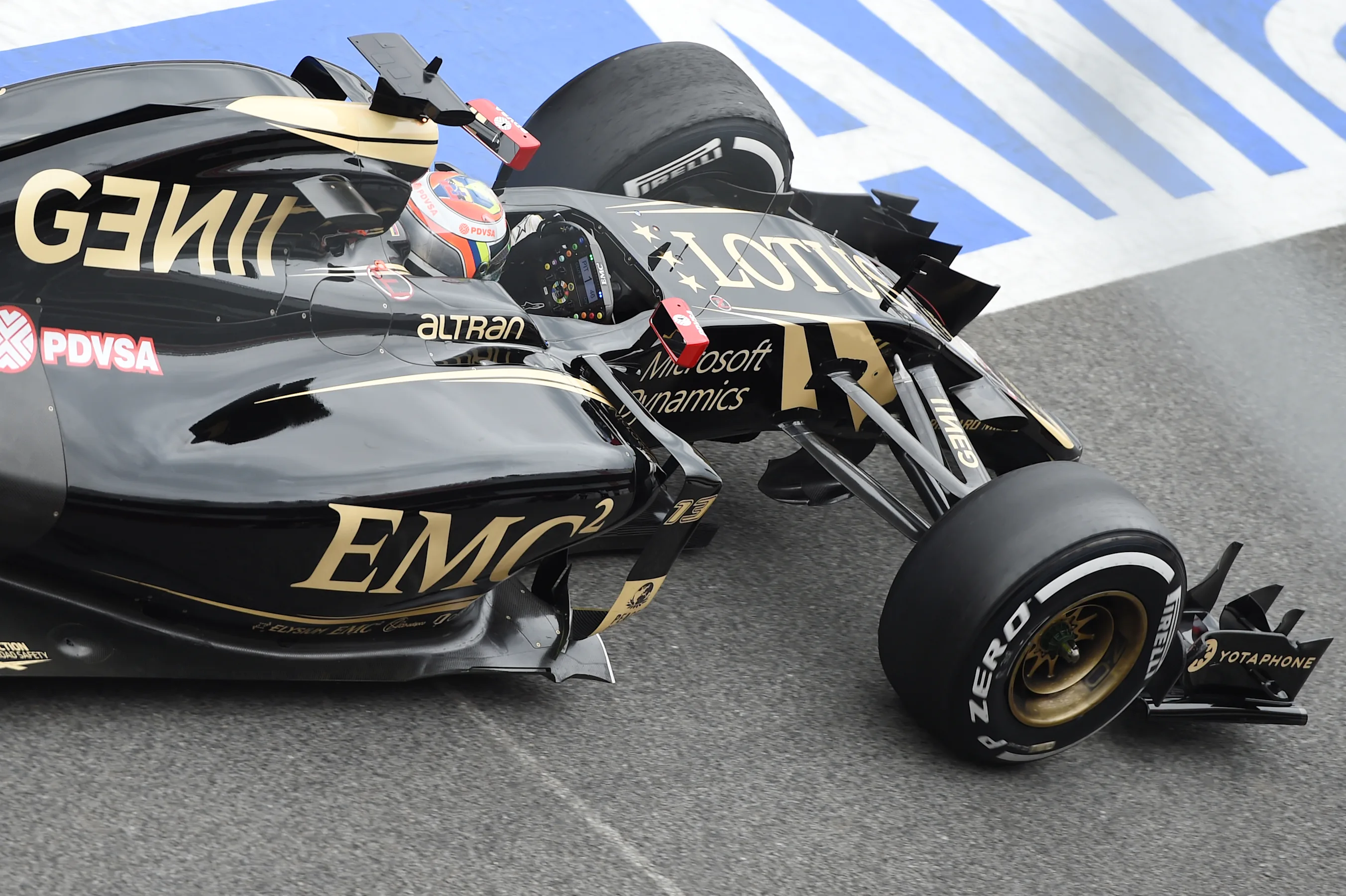Pastor Maldonado (VEN) Lotus E23 Hybrid  at Formula One Testing, Day Three, Barcelona, Spain, 21