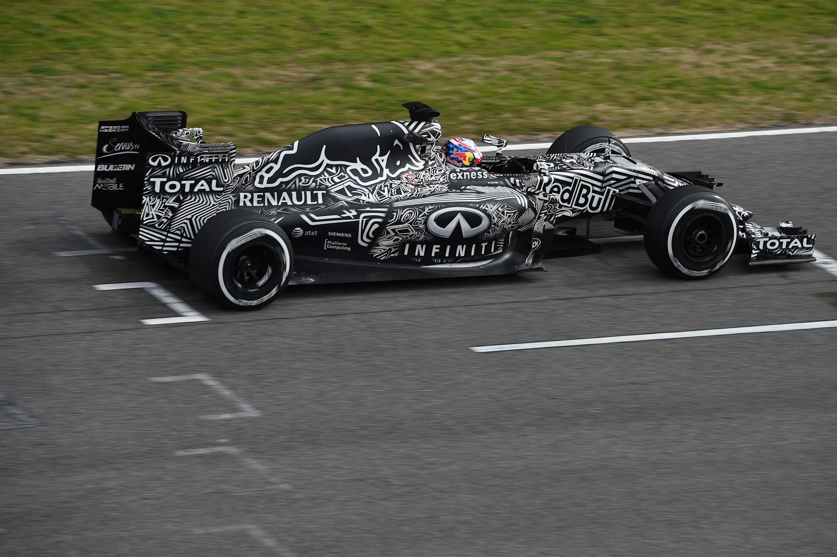 Daniil Kvyat (RUS) Red Bull Racing RB11 at Formula One Testing, Day One, Barcelona, Spain, 26