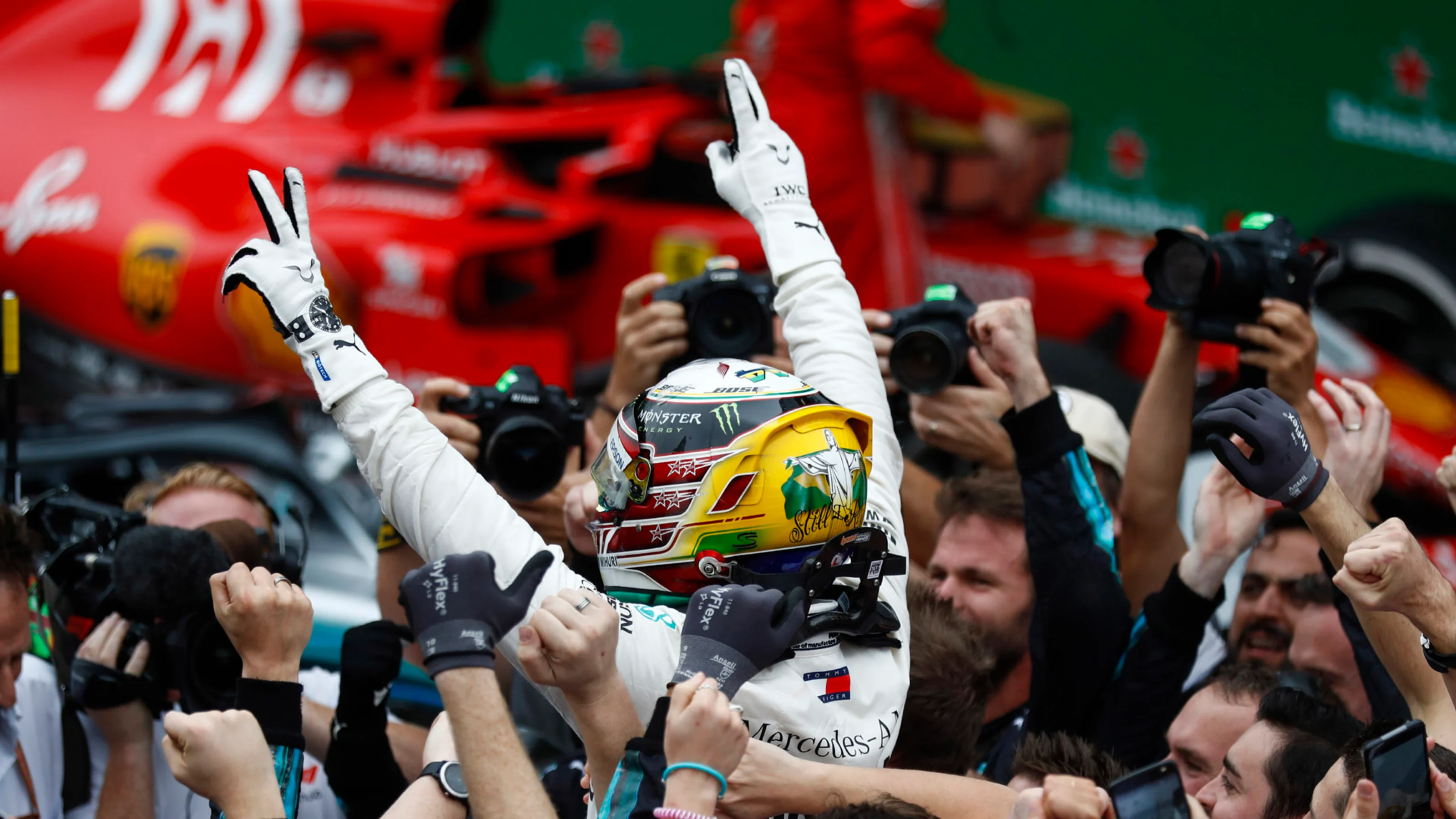 AUTÃ³DROMO JOSÃ© CARLOS PACE, BRAZIL - NOVEMBER 11: Lewis Hamilton, Mercedes AMG F1, celebrates