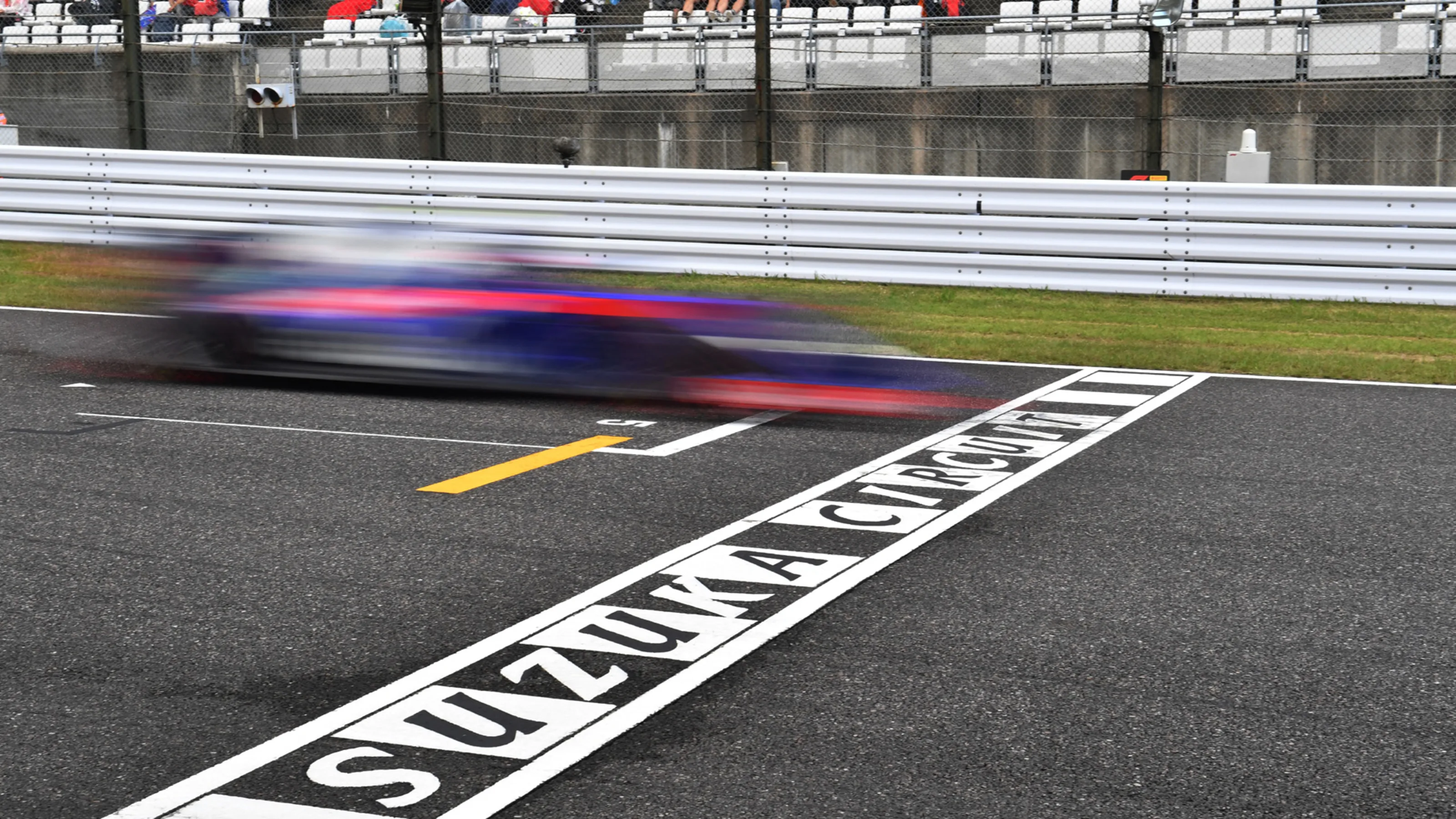 SUZUKA, JAPAN - OCTOBER 06: SUZUKA, JAPAN - OCTOBER 06: Brendon Hartley, Scuderia Toro Rosso STR13