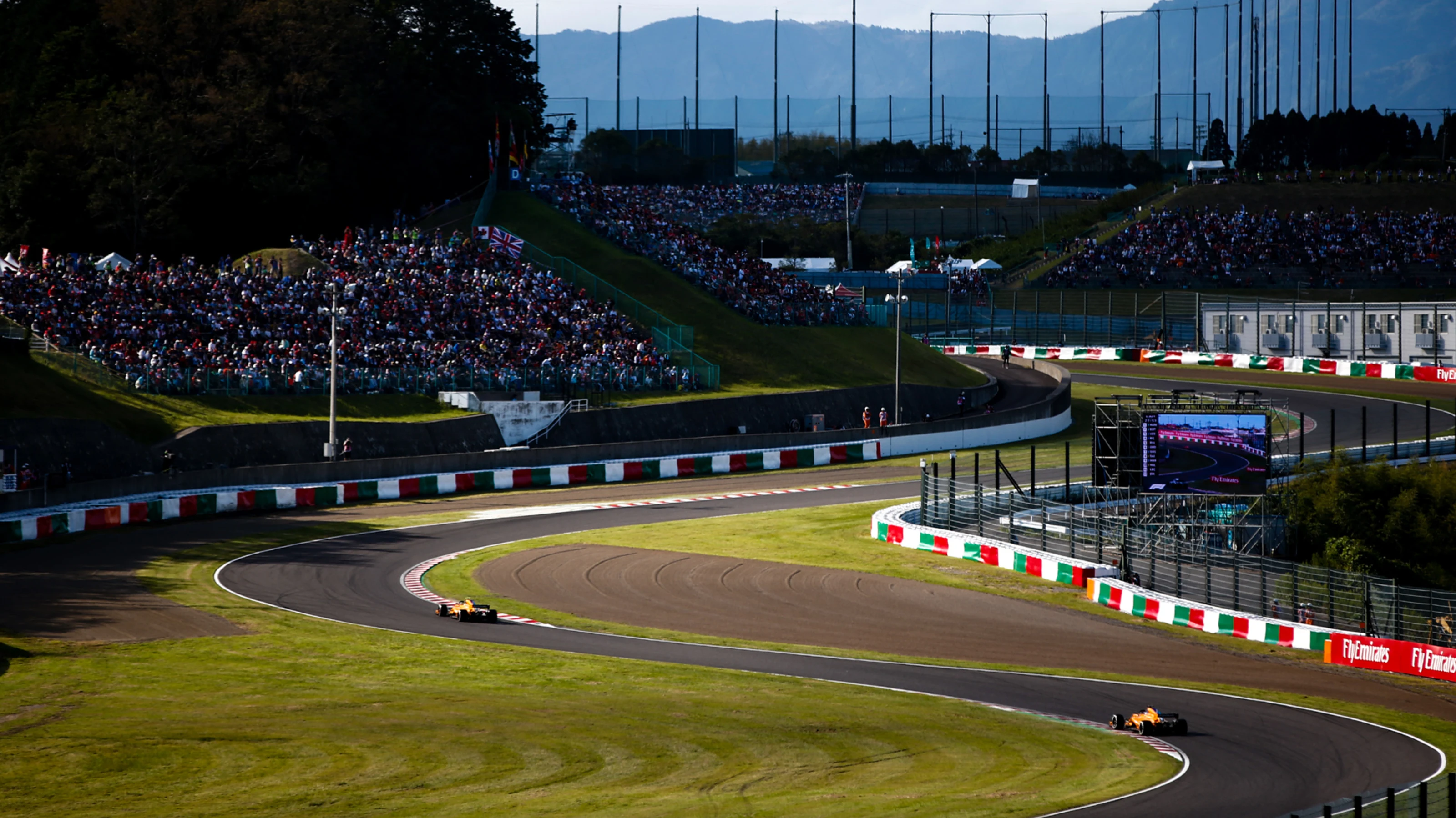 SUZUKA, JAPAN - OCTOBER 07: Fernando Alonso, McLaren MCL33 leads Stoffel Vandoorne, McLaren MCL33