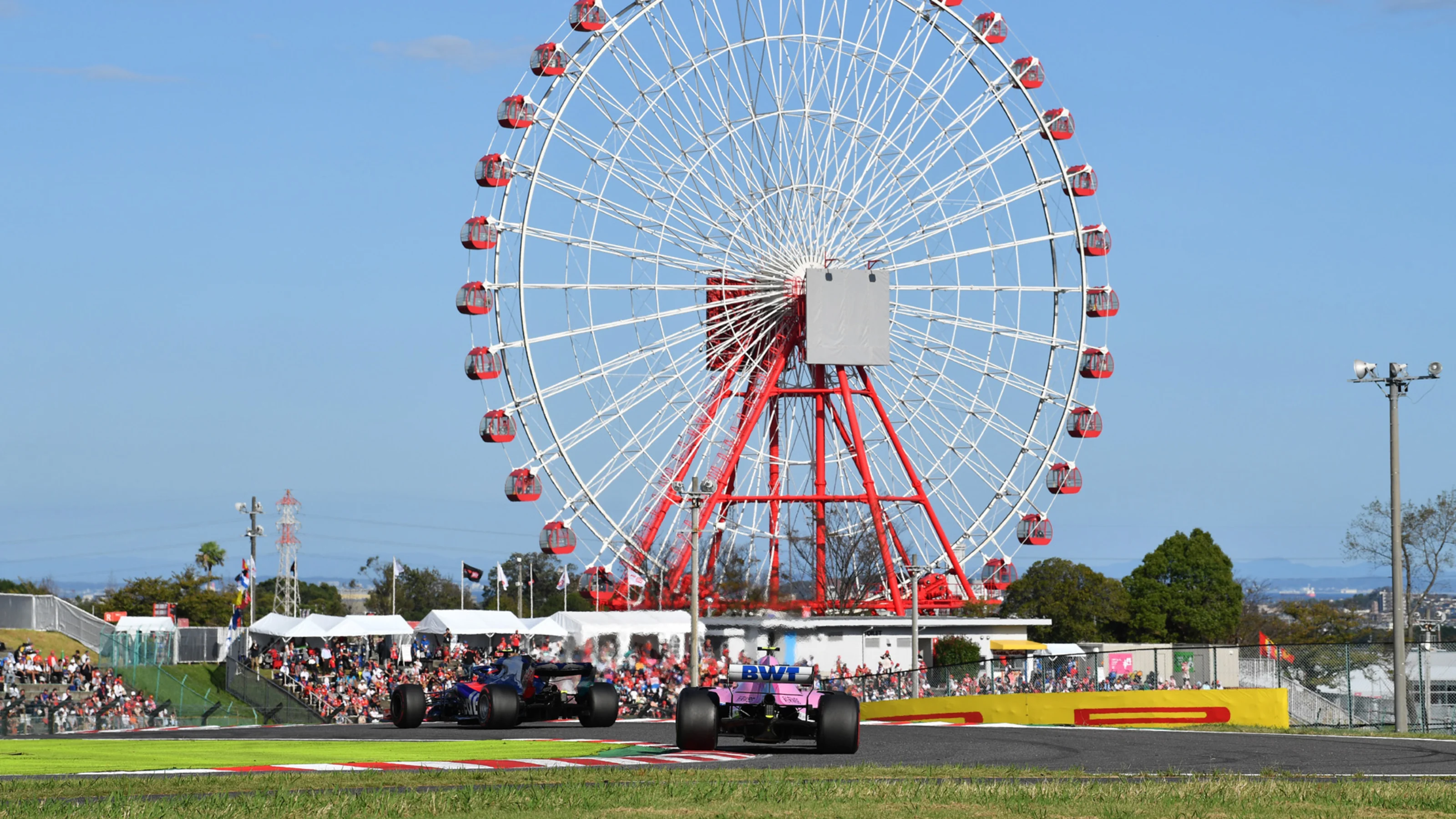 SUZUKA, JAPAN - OCTOBER 07: Esteban Ocon, Racing Point Force India VJM11 during the Japanese GP at