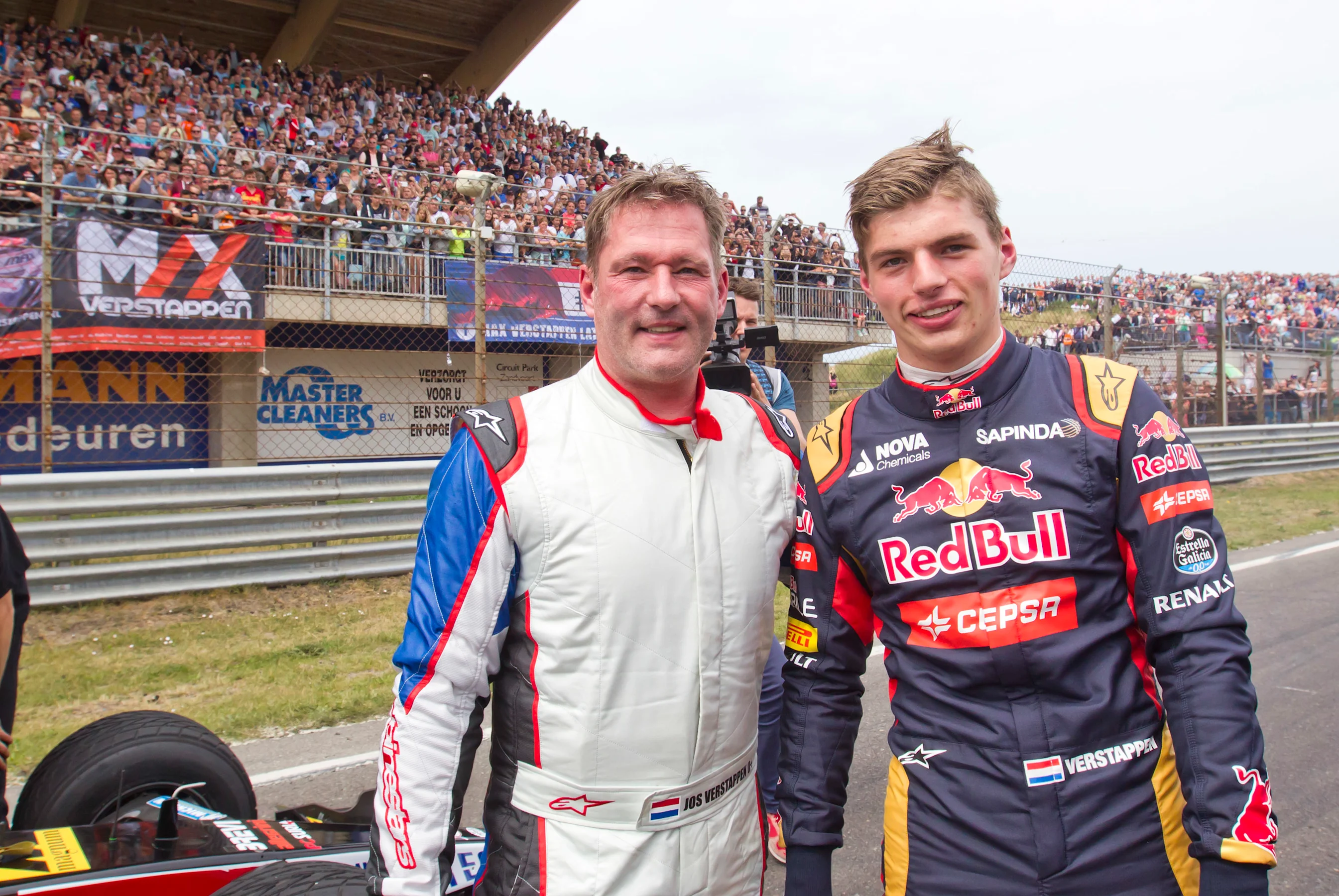 Max Verstappen tijdens de formule 1 demonstratie op het circuit van zandvoort