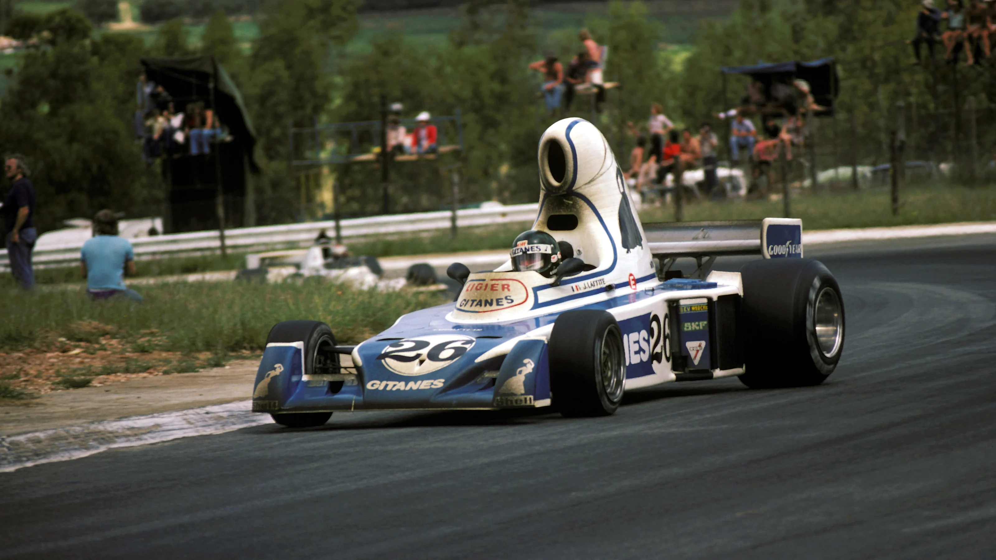 Jacques Laffite (FRA) qualified the Ligier JS5, complete with 'teapot' airbox in eighth position,