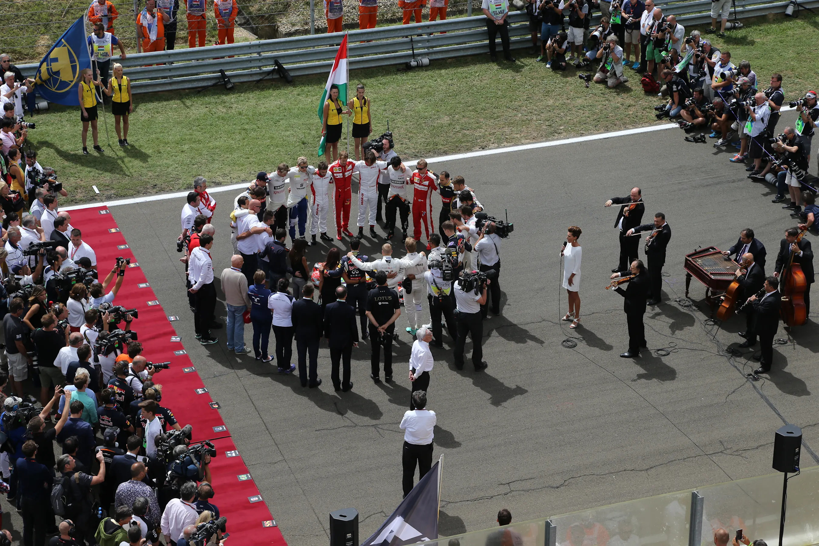 A minute's silence for Jules Bianchi, Hungaroring, July 26, 2015