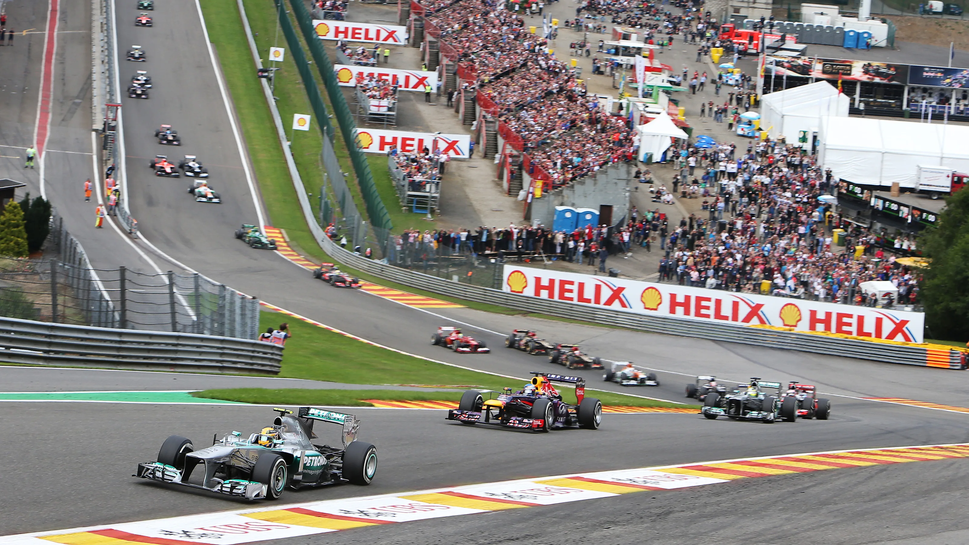 Lewis Hamilton (GBR) Mercedes AMG F1 W04 leads at the start of the race. Formula One World