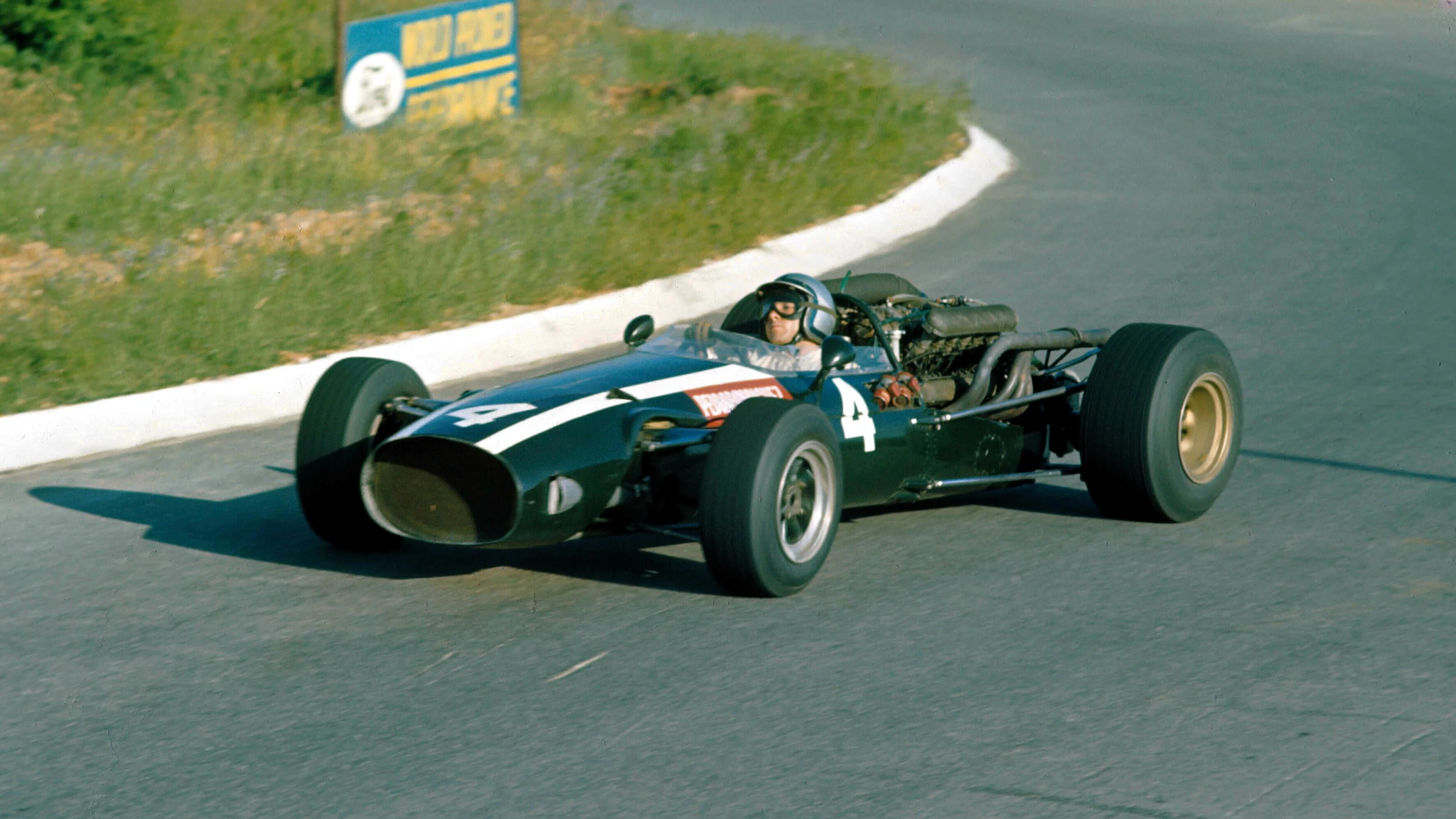 Pedro Rodriguez (MEX) Cooper Maserati T81, scored his first GP victory. Formula One World