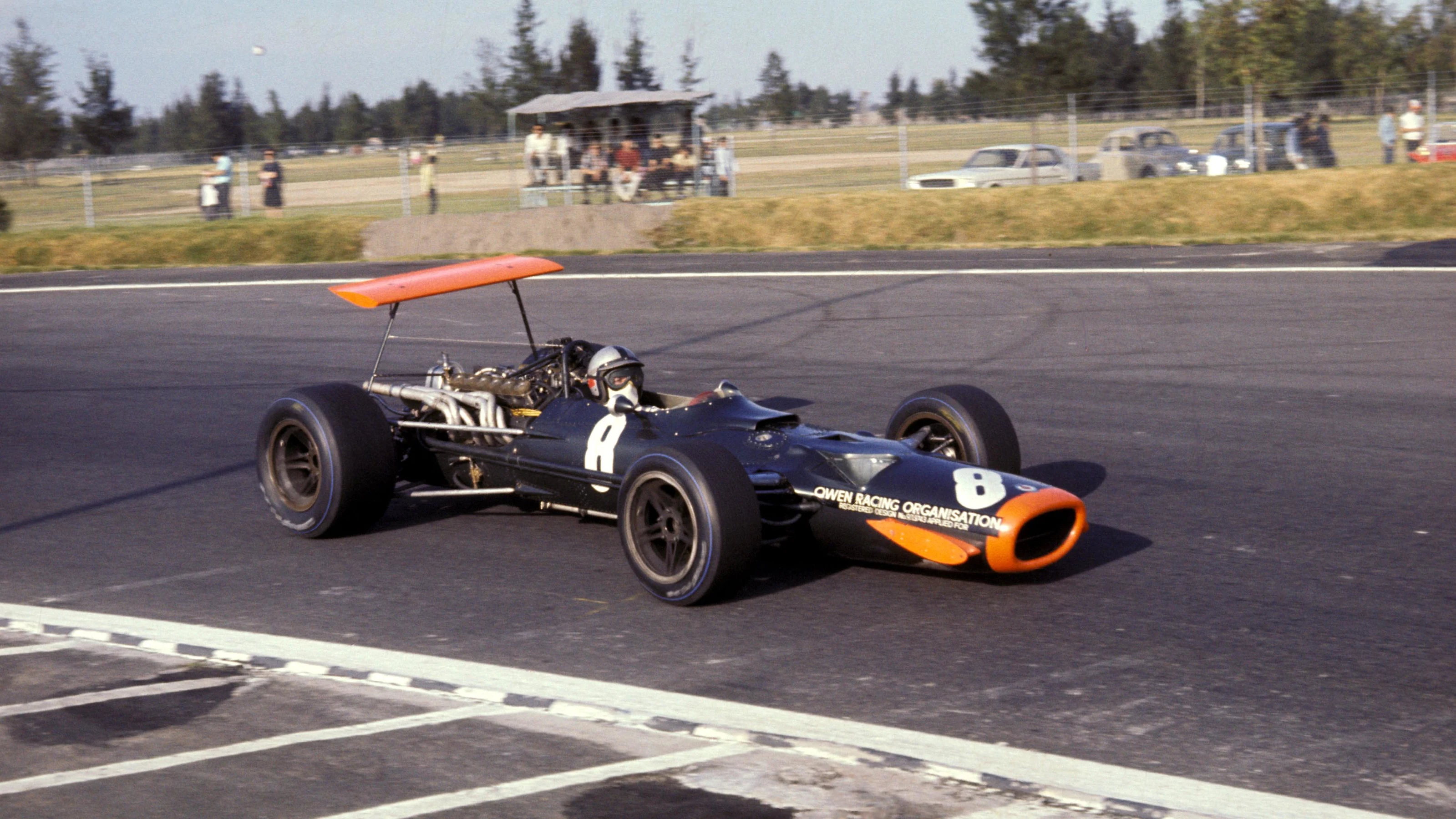 Local hero Pedro Rodriguez (MEX) finished the race in fourth place in a BRM P133. Mexican Grand