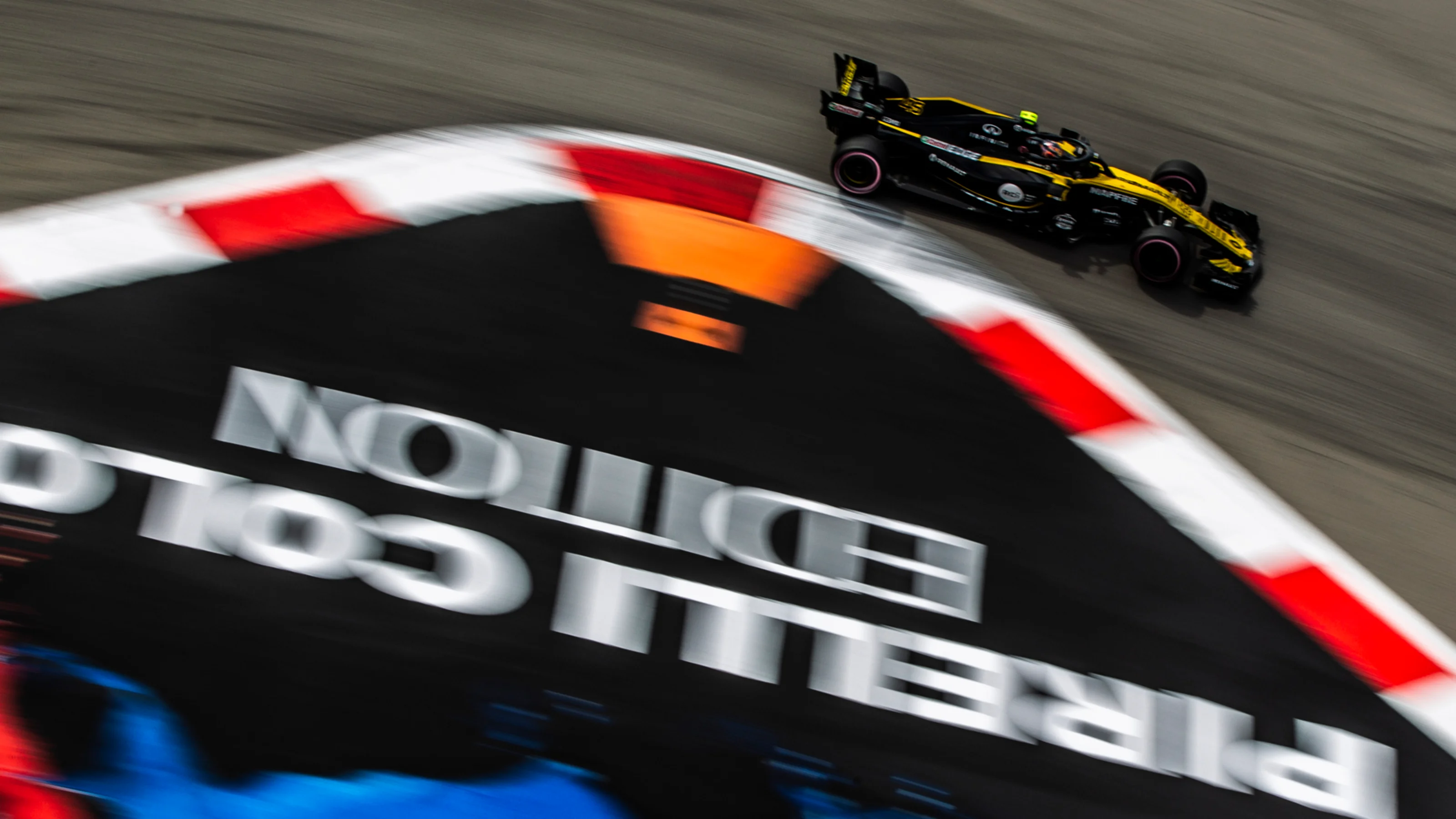 SOCHI AUTODROM, RUSSIAN FEDERATION - SEPTEMBER 28: Artem Markelov, Renault Sport F1 Team R.S. 18