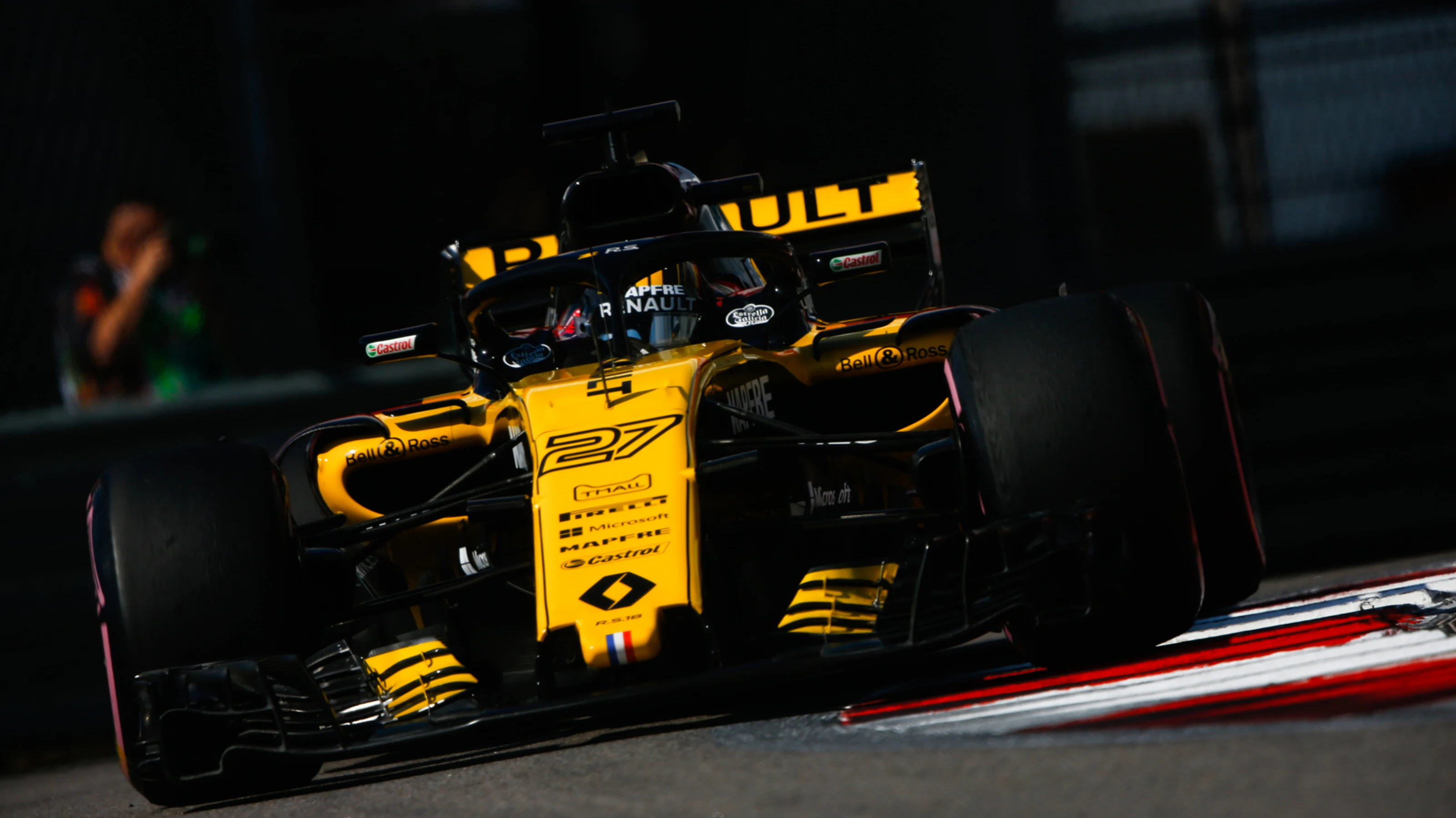 SOCHI AUTODROM, RUSSIAN FEDERATION - SEPTEMBER 29: Nico Hulkenberg, Renault Sport F1 Team R.S. 18