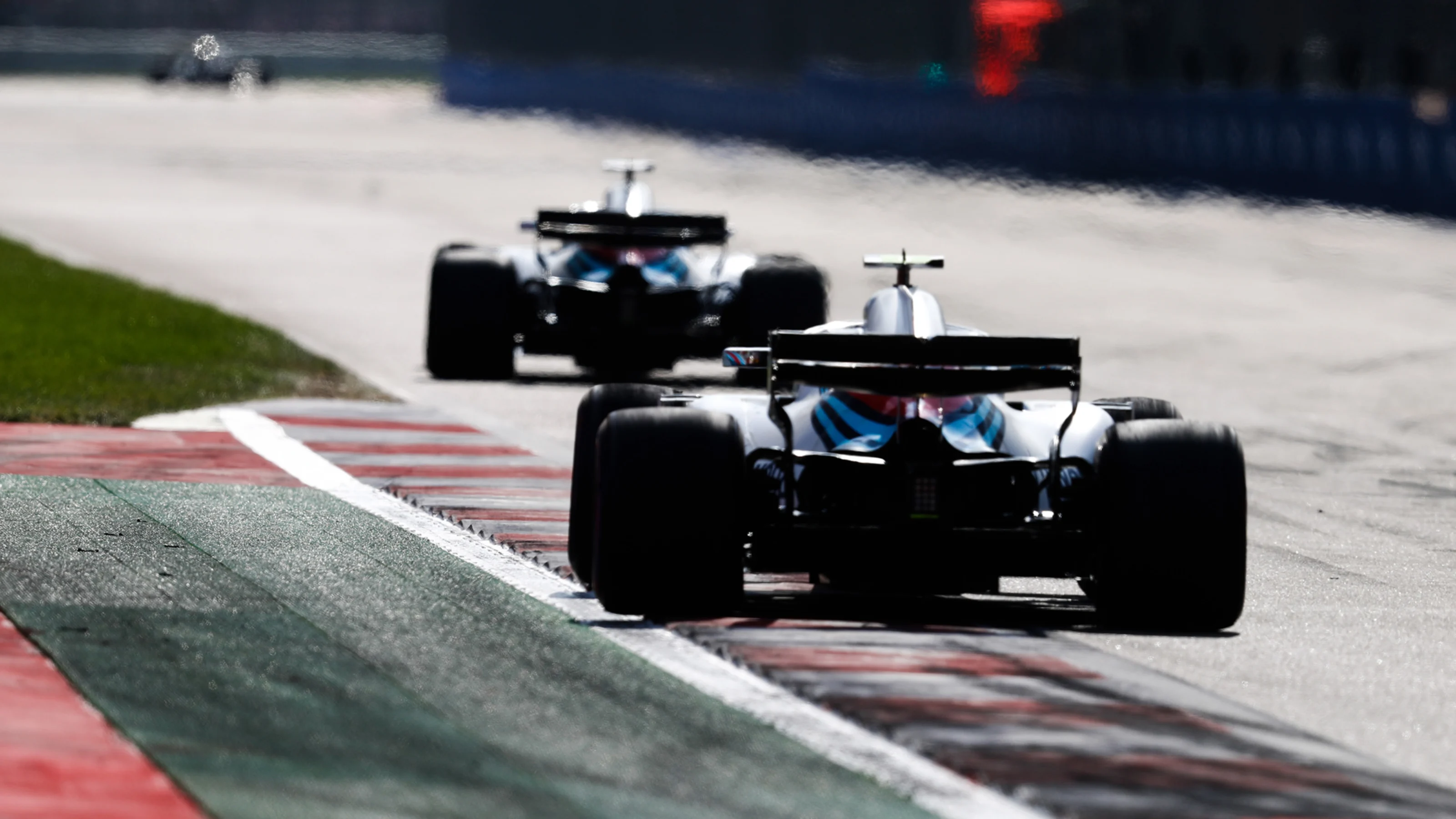 SOCHI AUTODROM, RUSSIAN FEDERATION - SEPTEMBER 30: Sergey Sirotkin, Williams FW41 during the