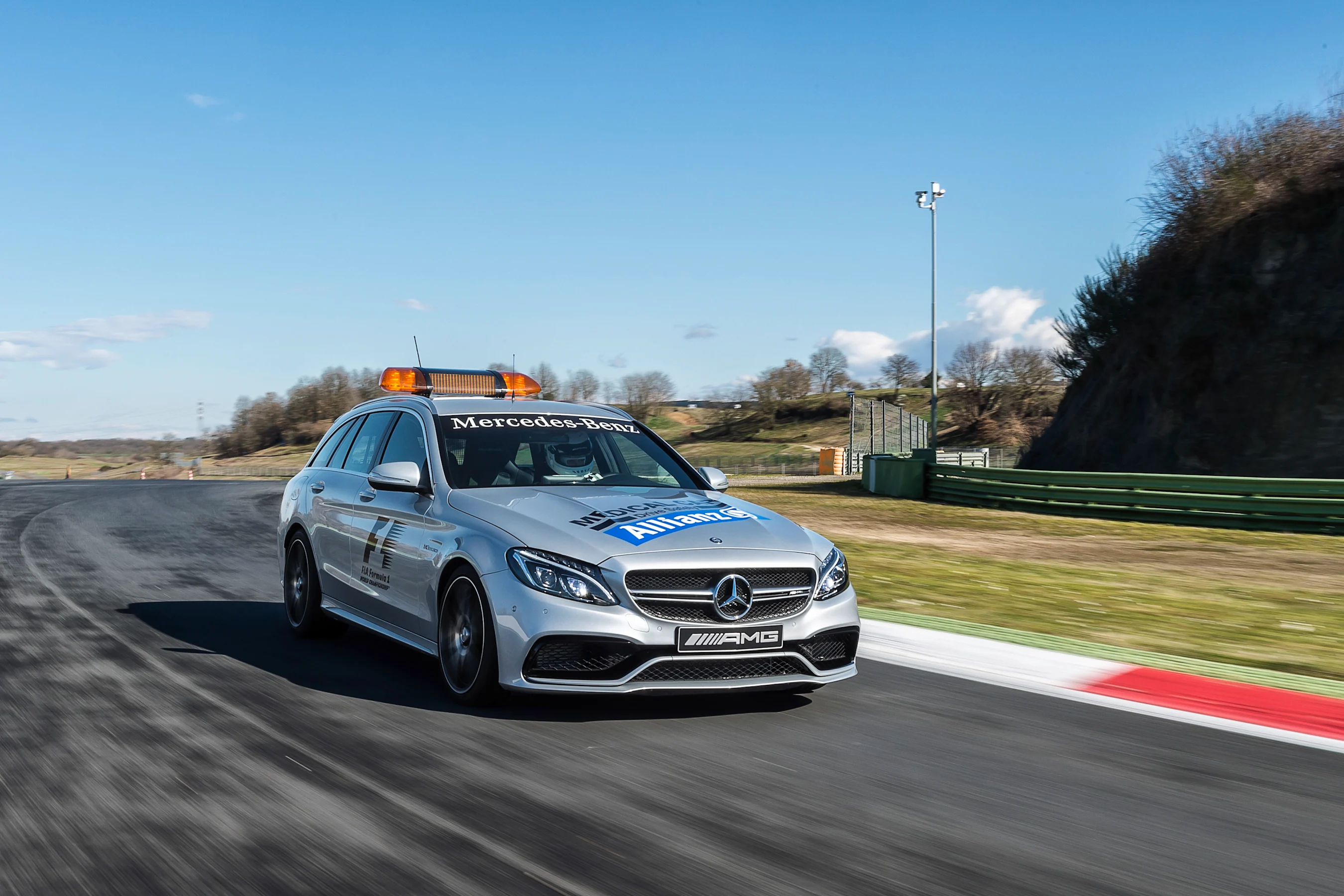 Mercedes-AMG C 63 S T-Modell als Official Medical Car der FIA Formel 1