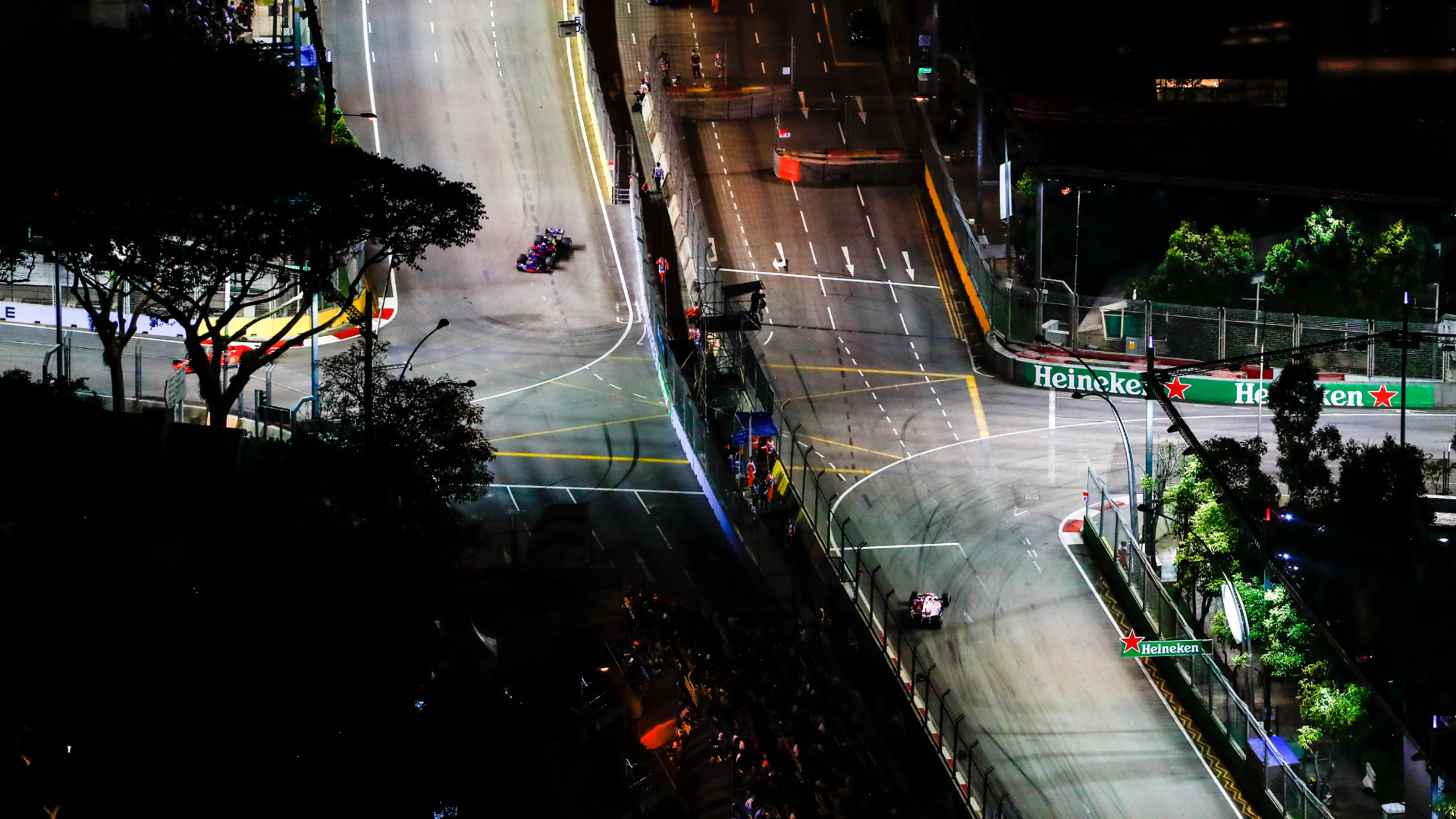 SINGAPORE STREET CIRCUIT, SINGAPORE - SEPTEMBER 14: Pierre Gasly, Scuderia Toro Rosso STR13, and