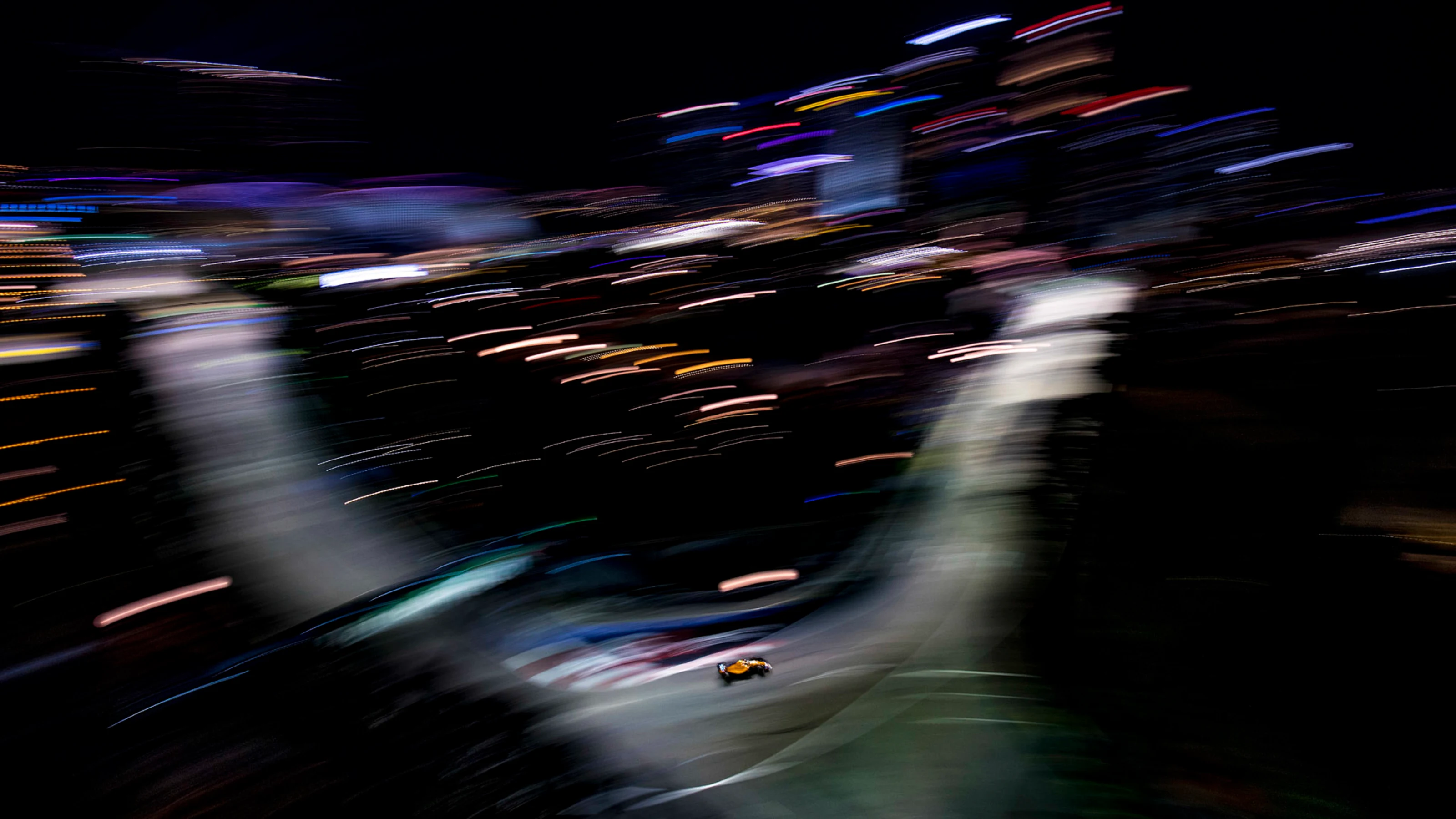 SINGAPORE STREET CIRCUIT, SINGAPORE - SEPTEMBER 14: Stoffel Vandoorne, McLaren MCL33 during the