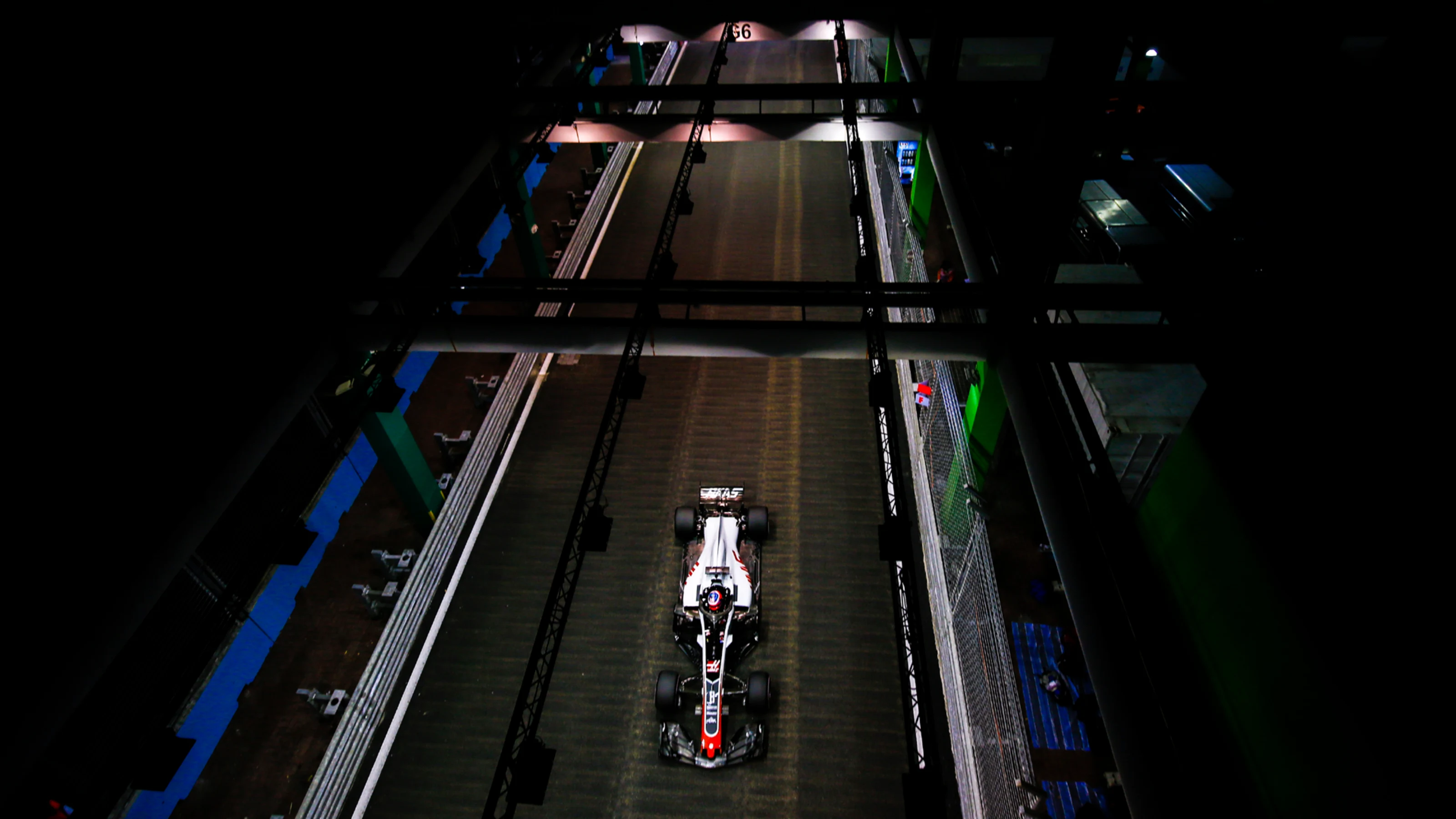 SINGAPORE STREET CIRCUIT, SINGAPORE - SEPTEMBER 15: Romain Grosjean, Haas F1 Team VF-18 during the