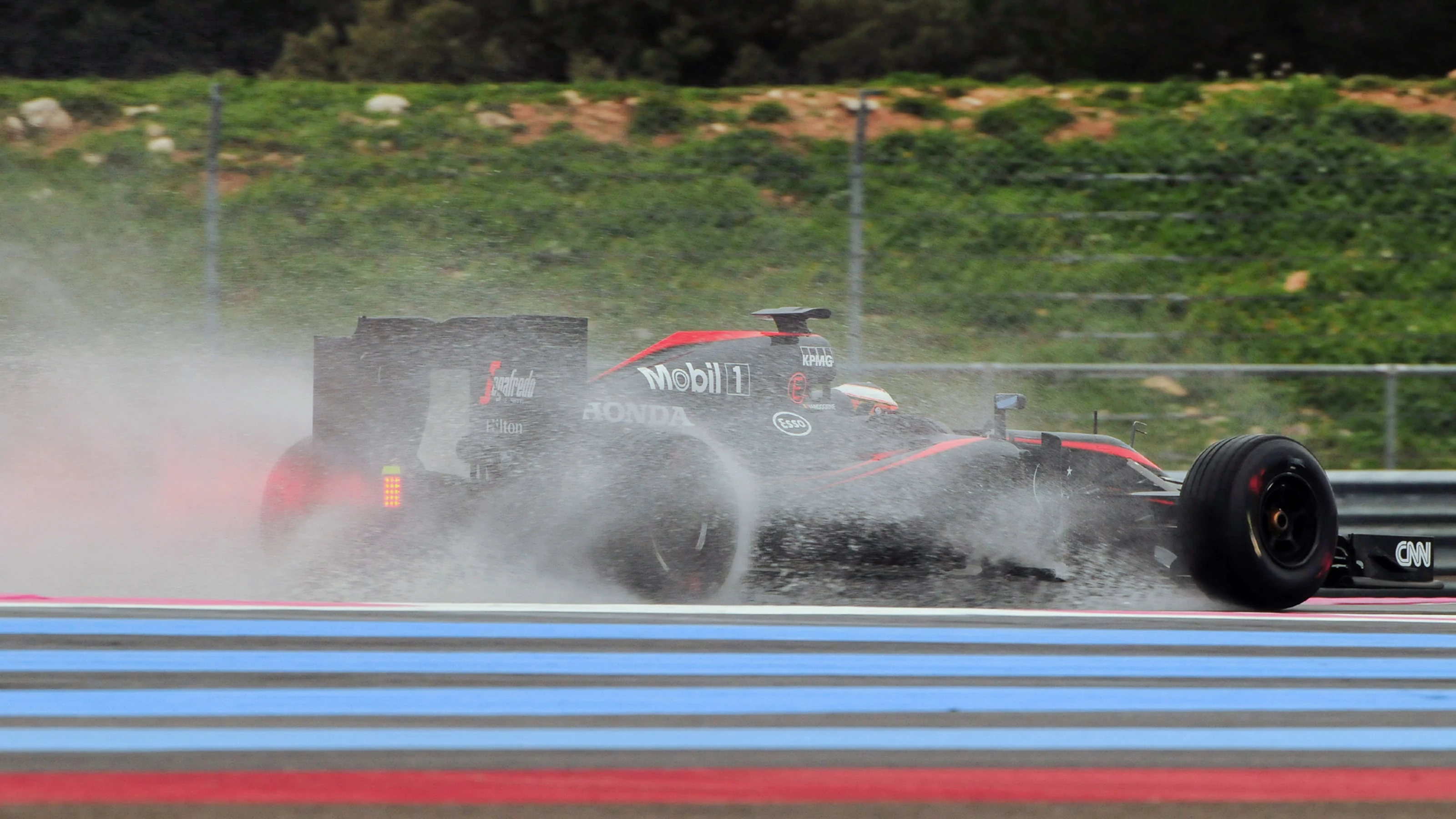 Stoffel Vandoorne (BEL) McLaren MP4-30 at Pirelli Formula One Wet Test, Day One, Paul Ricard,