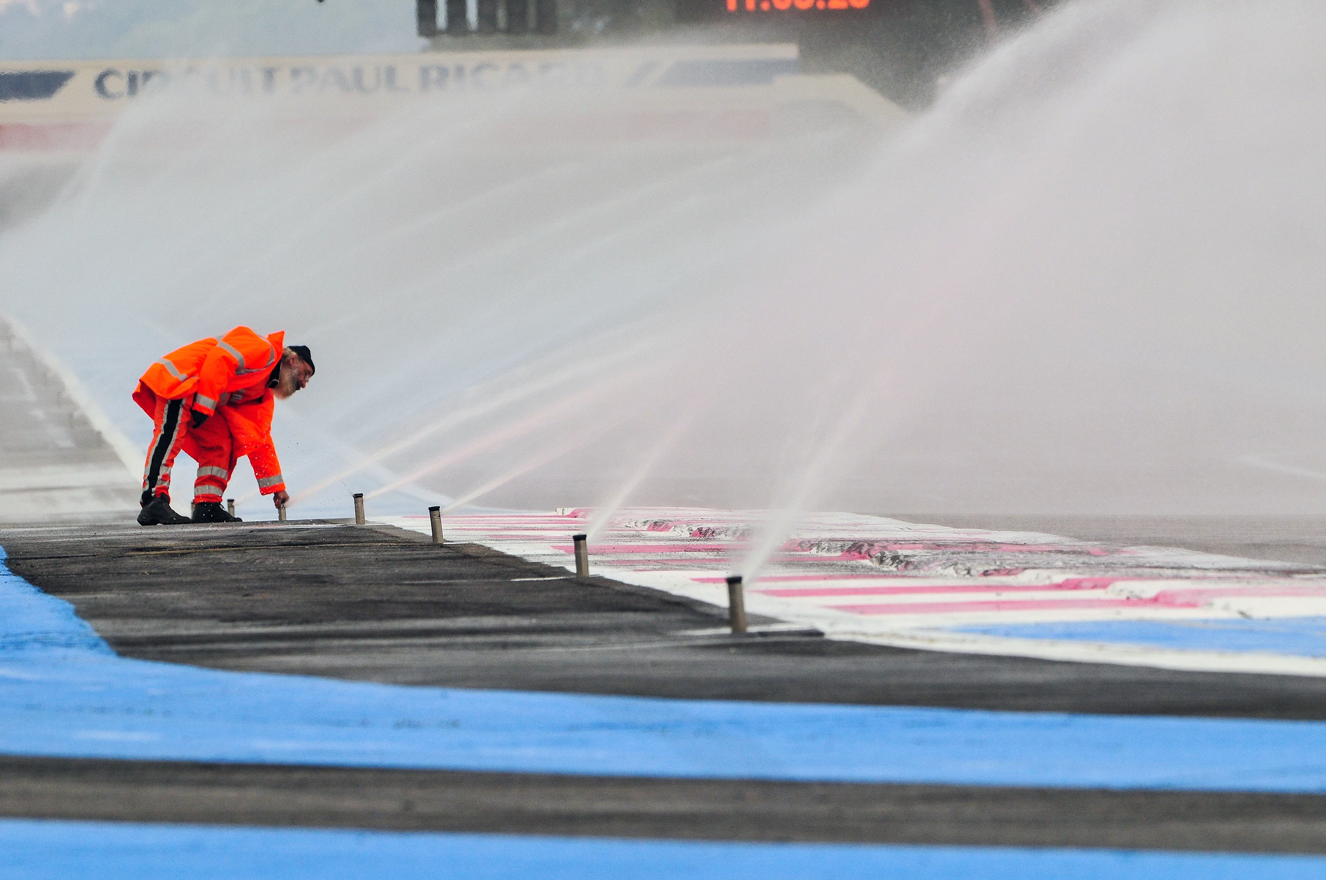 Marshal AKA Rain Man at Pirelli Formula One Wet Test, Day Two, Paul Ricard, France, 26 January 2016.