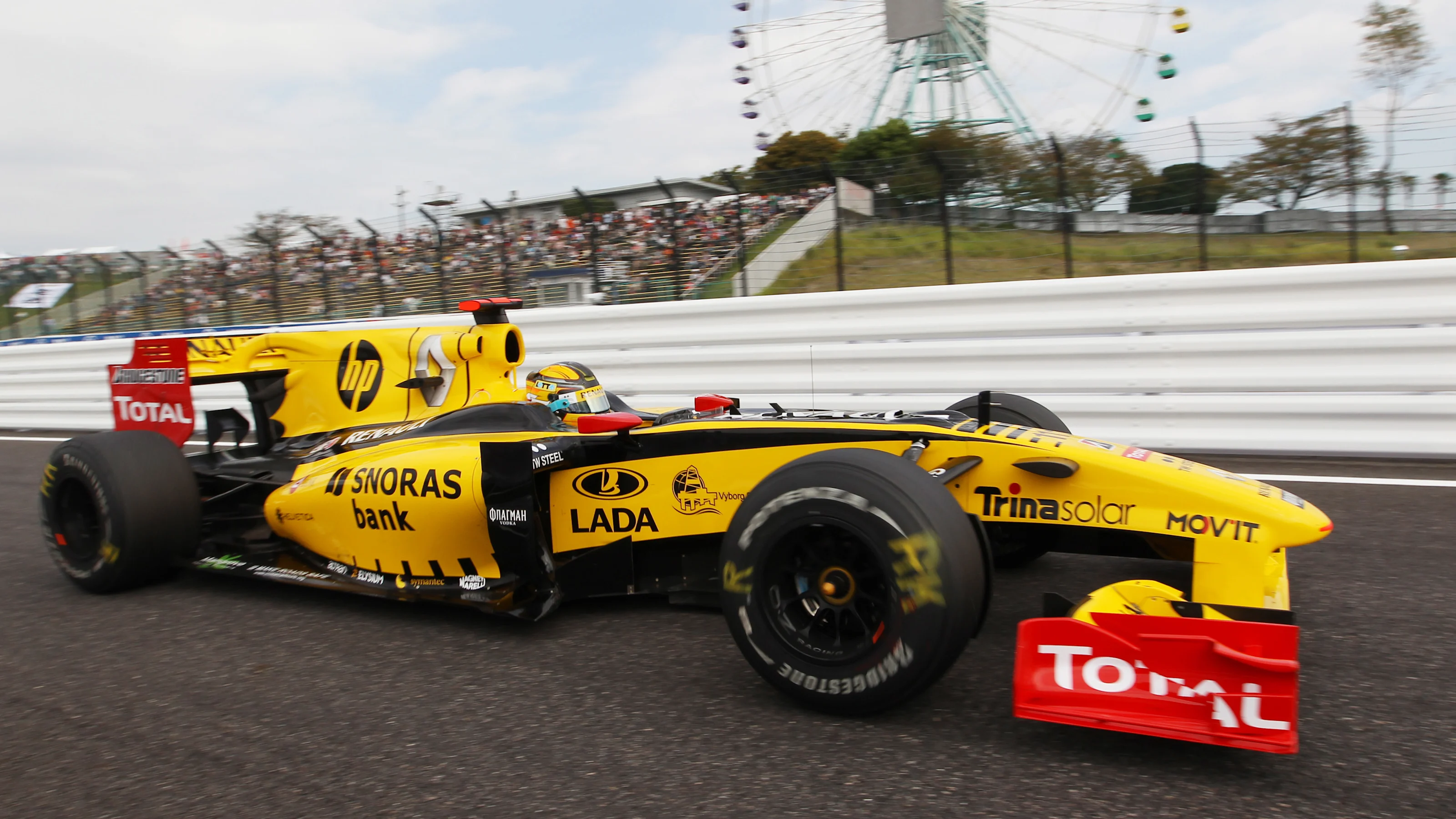 Robert Kubica (POL) Renault R30. Formula One World Championship, Rd 16, Japanese Grand Prix,