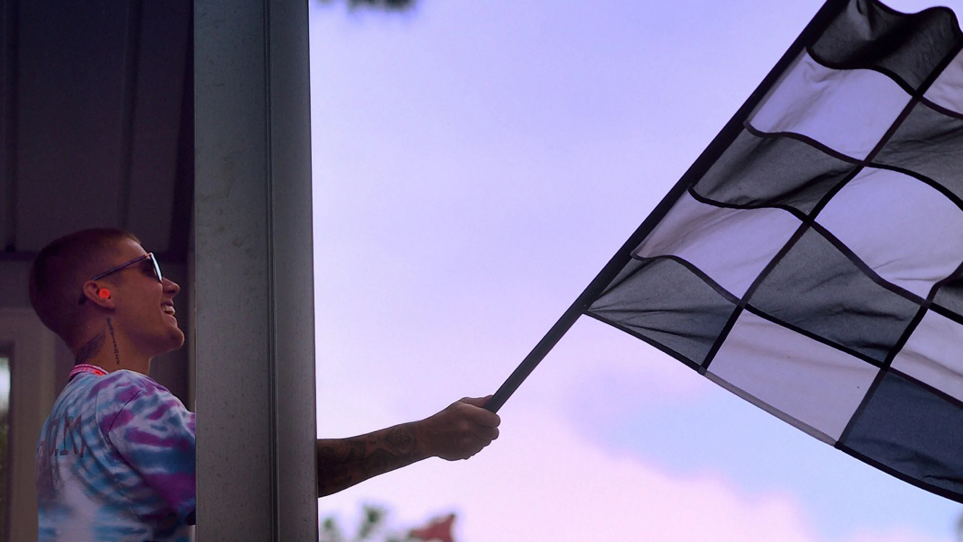 Justin Bieber waves the chequered flag, Formula One World Championship, Rd6, Monaco Grand Prix,