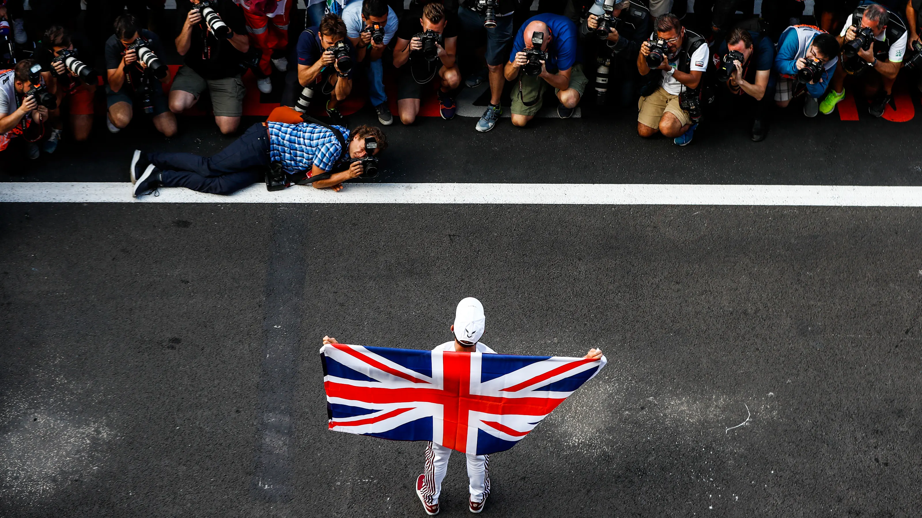 AUTODROMO HERMANOS RODRIGUEZ, MEXICO - OCTOBER 28: Lewis Hamilton, Mercedes AMG F1, with Union flag