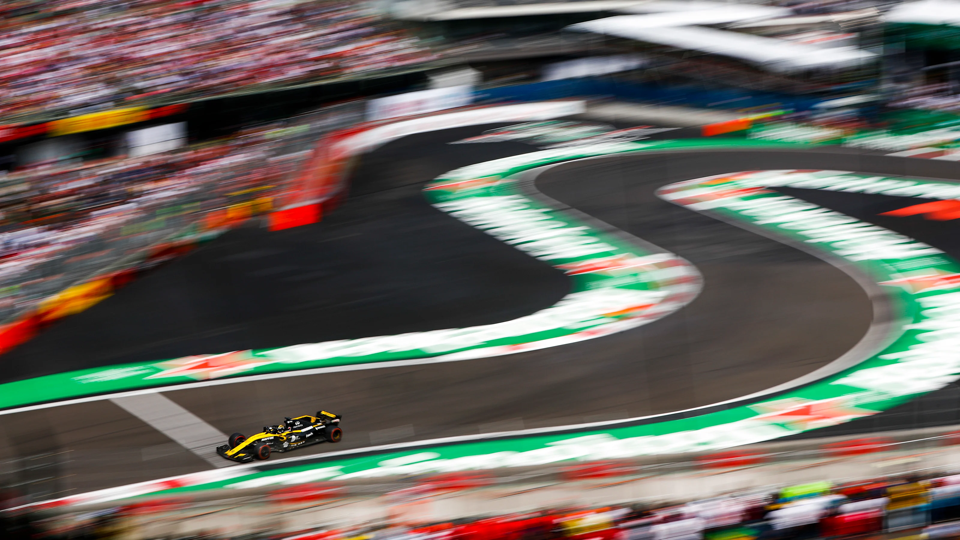 AUTODROMO HERMANOS RODRIGUEZ, MEXICO - OCTOBER 28: Nico Hulkenberg, Renault Sport F1 Team R.S. 18