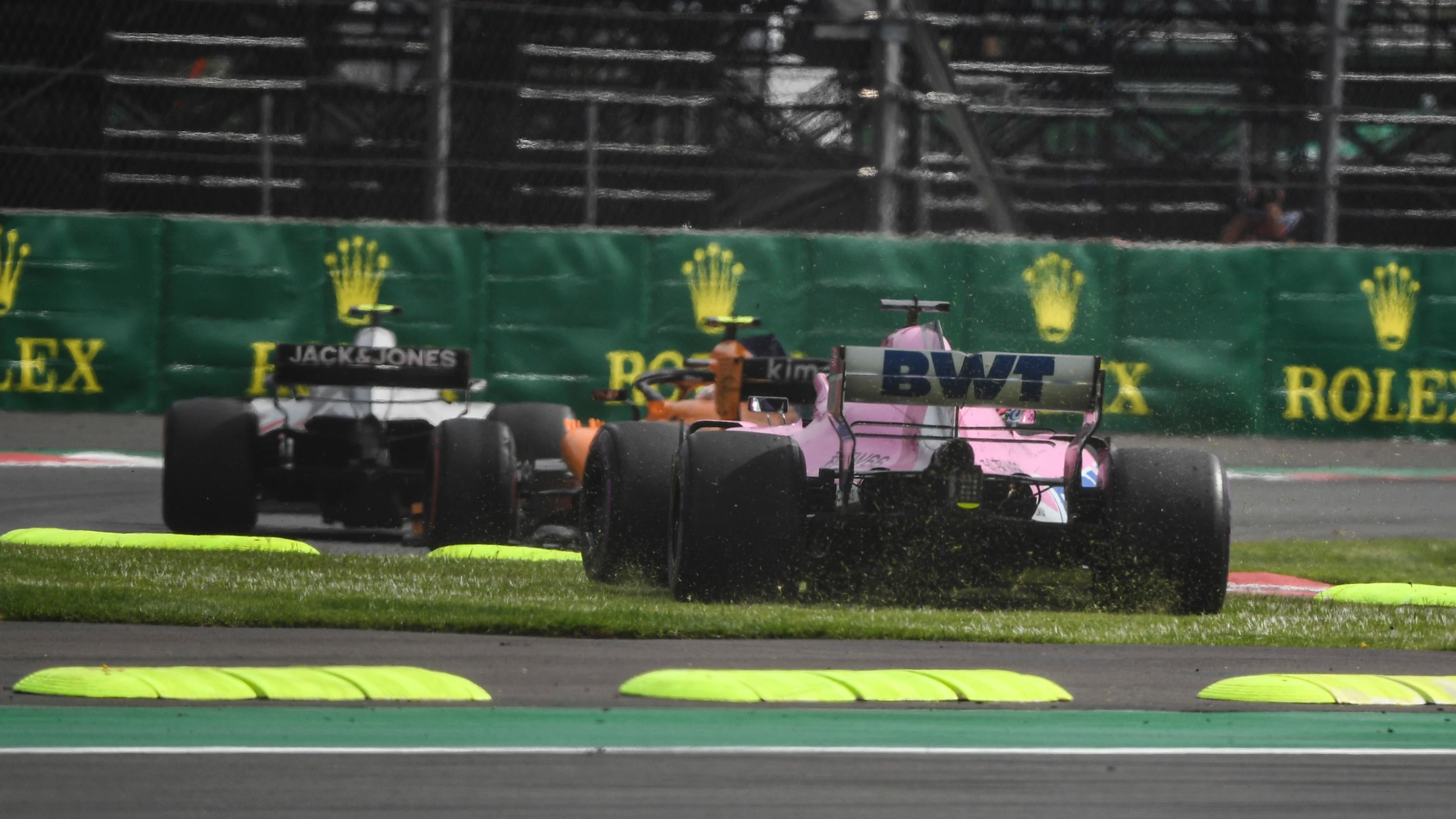 AUTODROMO HERMANOS RODRIGUEZ, MEXICO - OCTOBER 28: Sergio Perez, Racing Point Force India VJM11