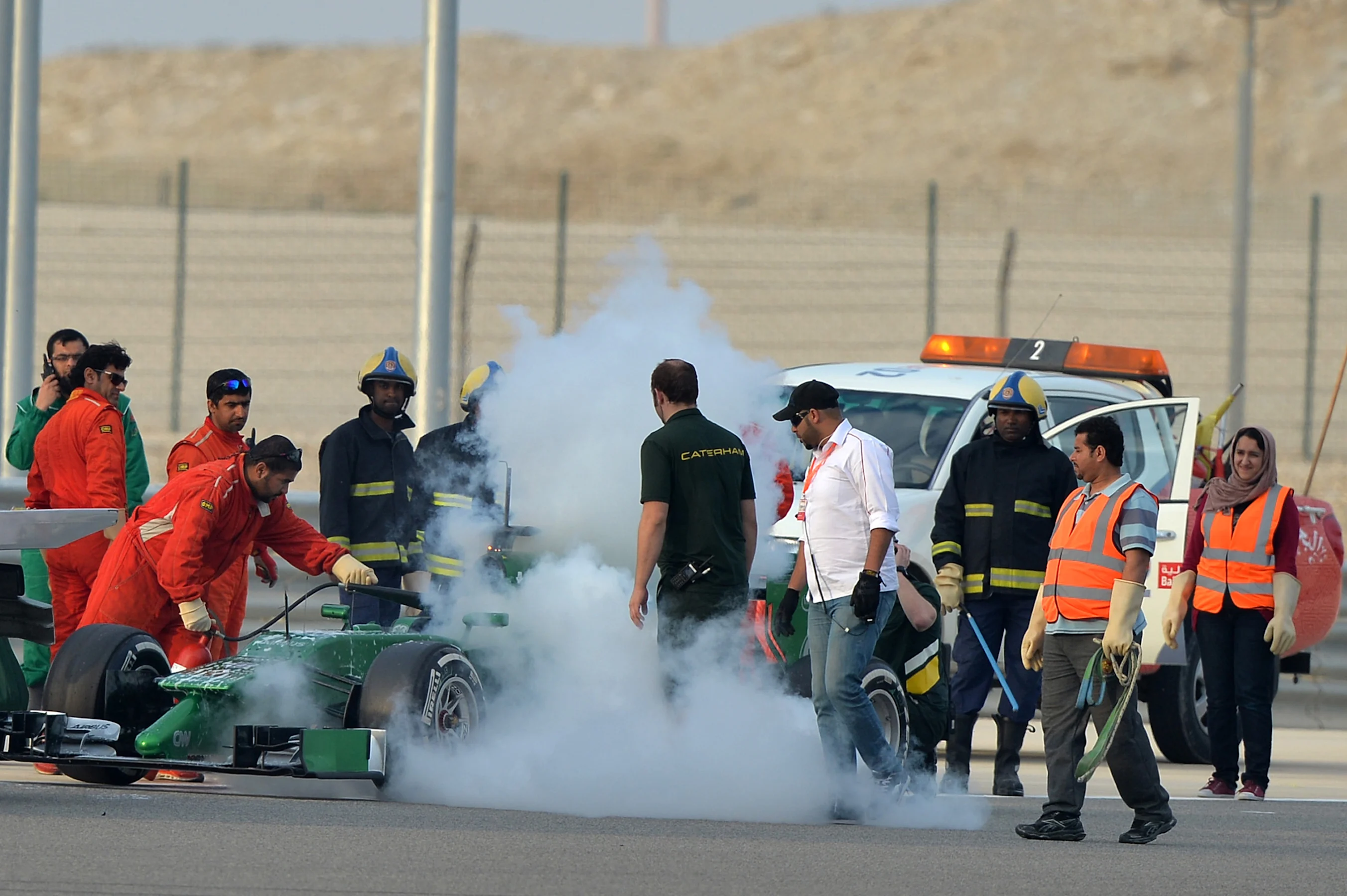 Marcus Ericsson (SWE) Caterham CT05 stops on track.Formula One Testing, Day Two, Bahrain