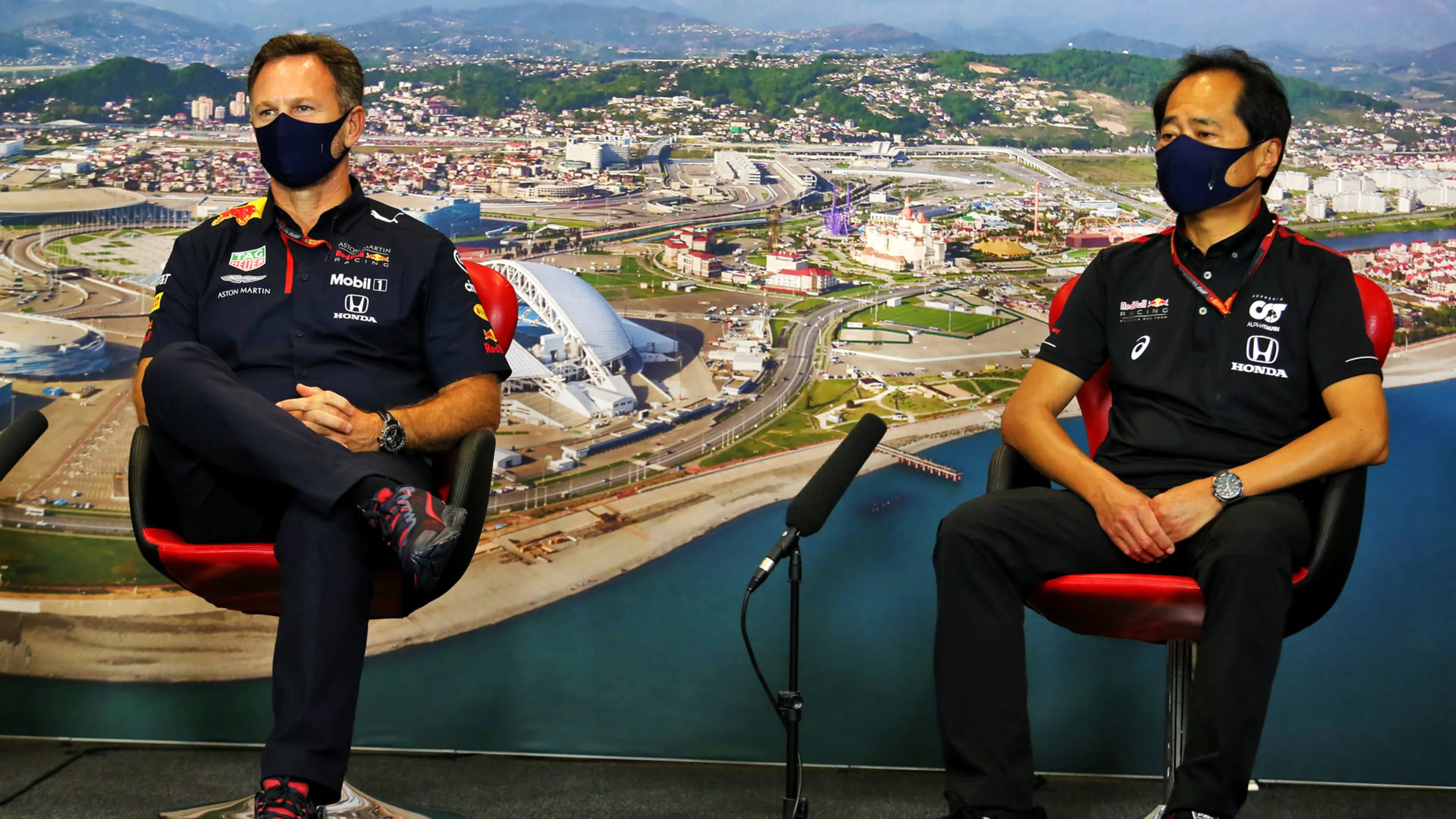 (L to R): Christian Horner (GBR) Red Bull Racing Team Principal and Toyoharu Tanabe (JPN) Honda