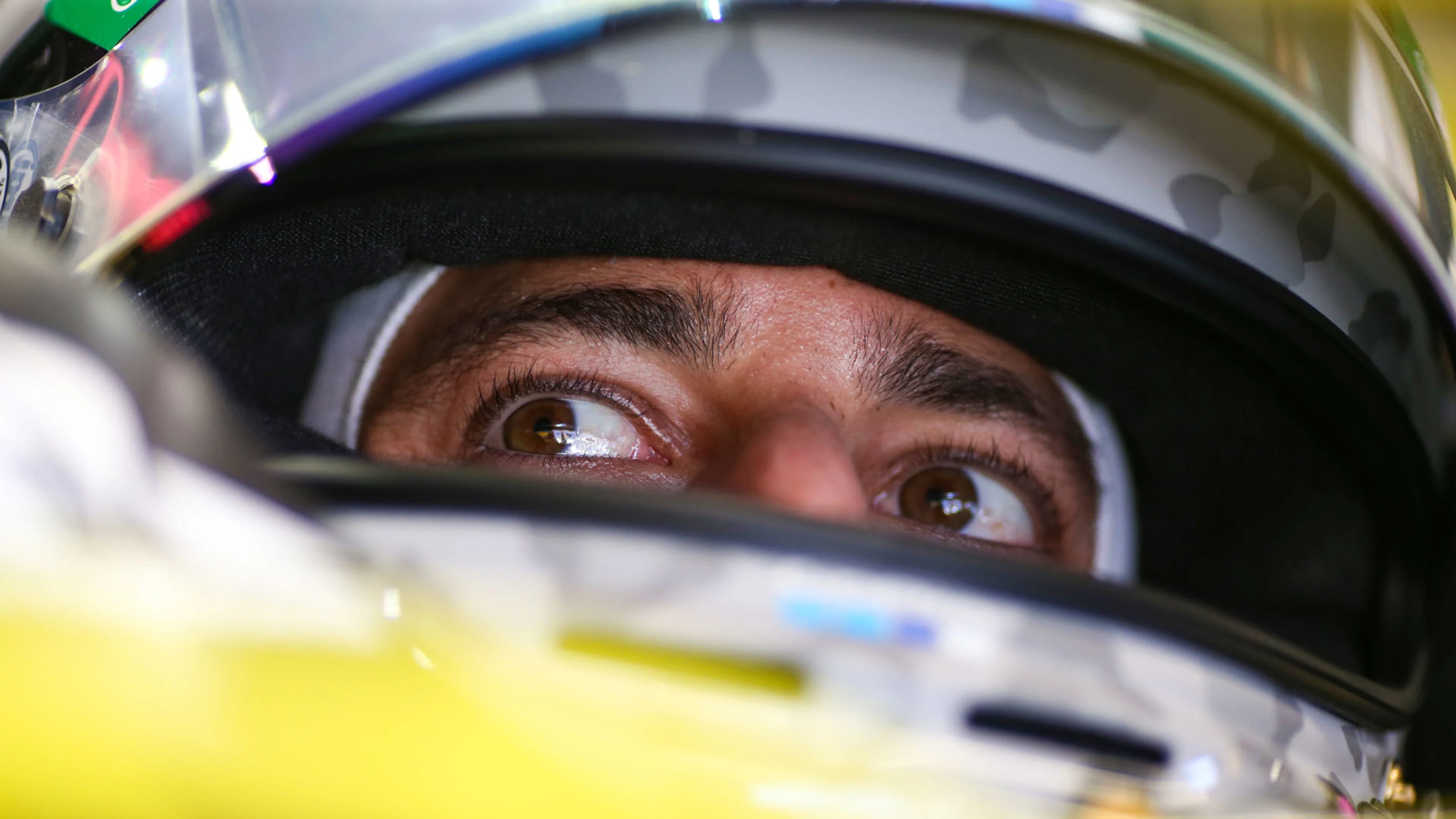 Daniel Ricciardo (AUS) Renault F1 Team RS20.
Spanish Grand Prix, Saturday 15th August 2020.