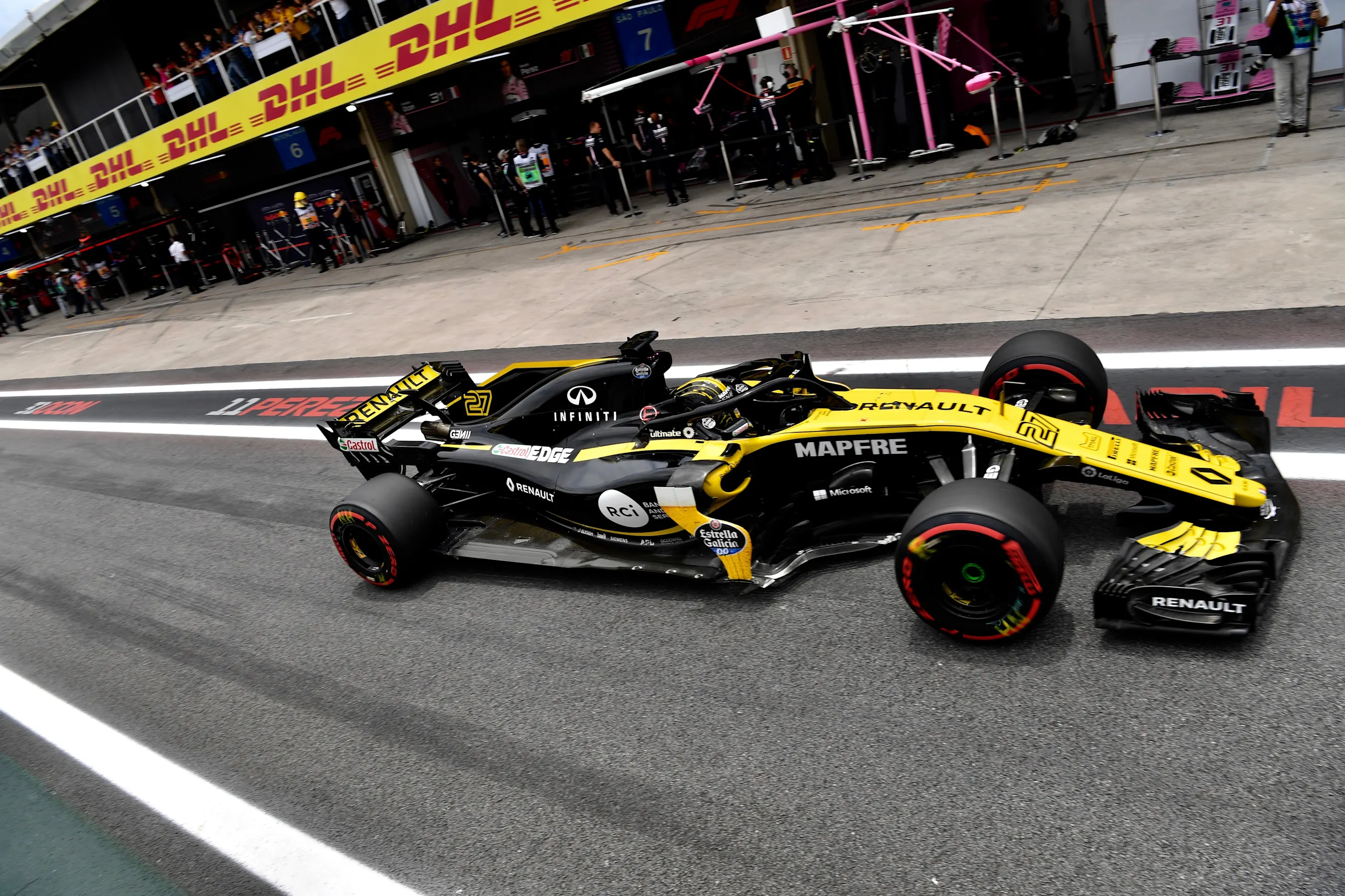 AUTóDROMO JOSé CARLOS PACE, BRAZIL - NOVEMBER 10: Nico Hulkenberg, Renault Sport F1 Team R.S. 18