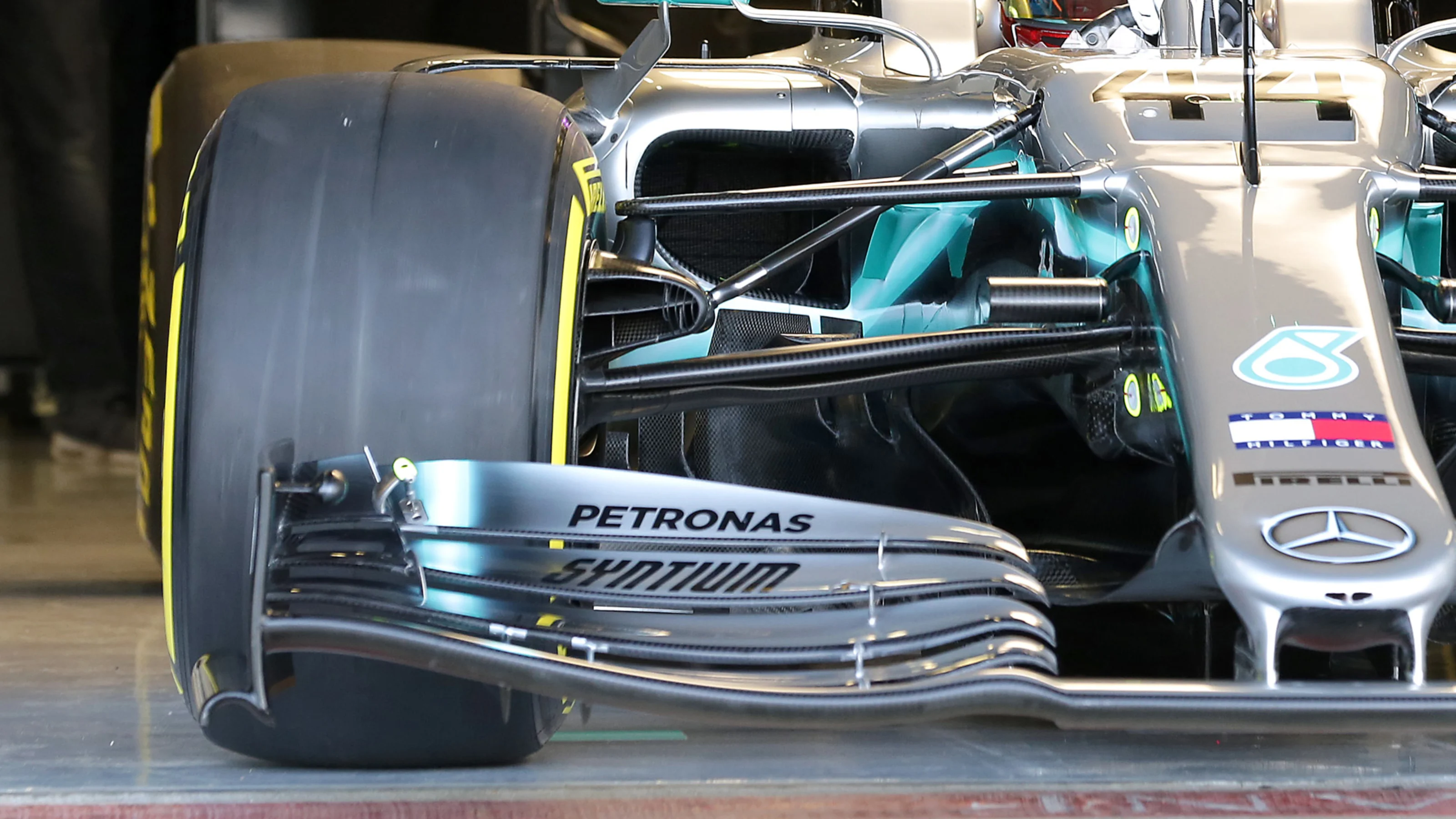 Mercedes W10 brake duct close