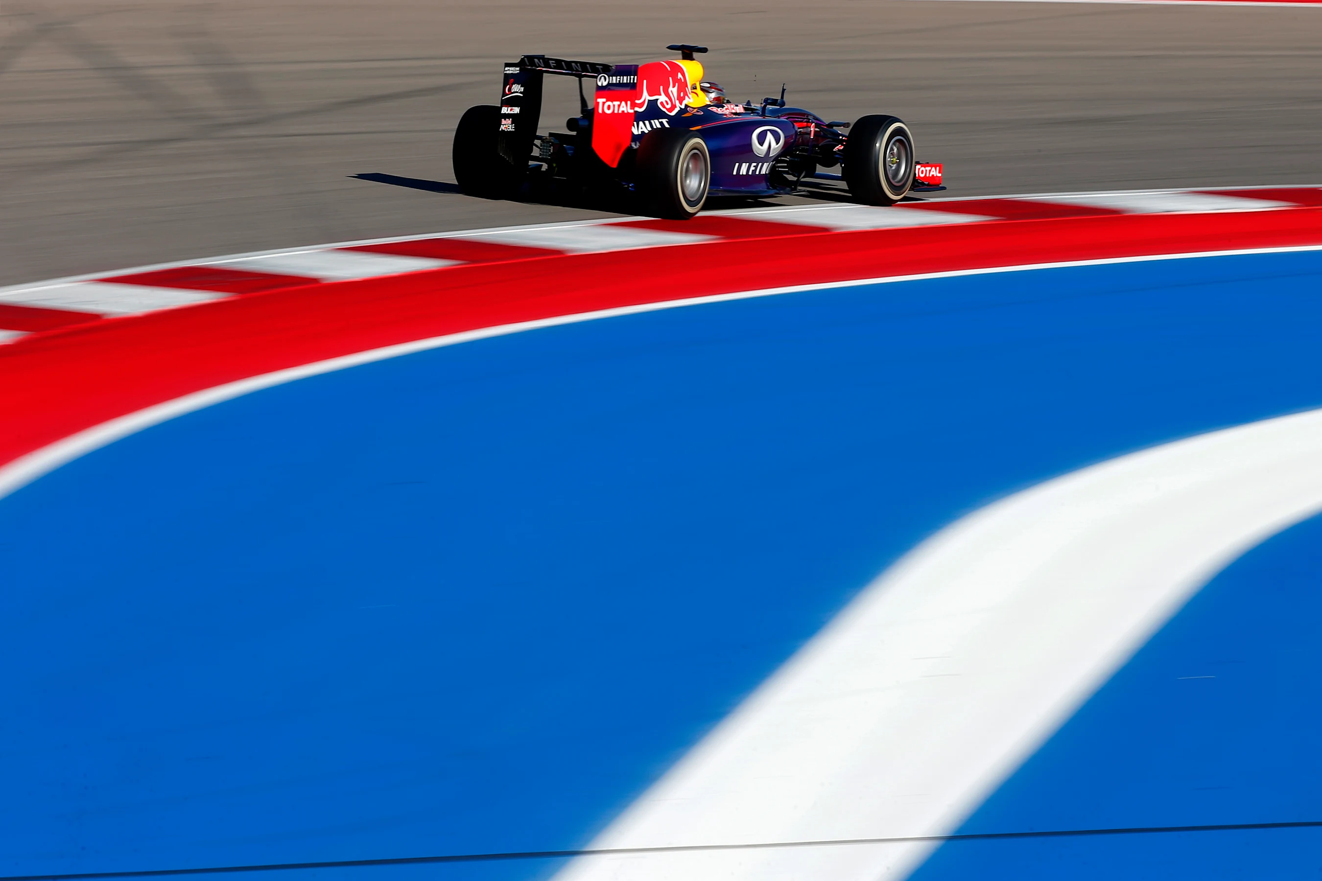 Sebastian Vettel (GER) Red Bull Racing RB10. Formula One World Championship, Rd17, United States