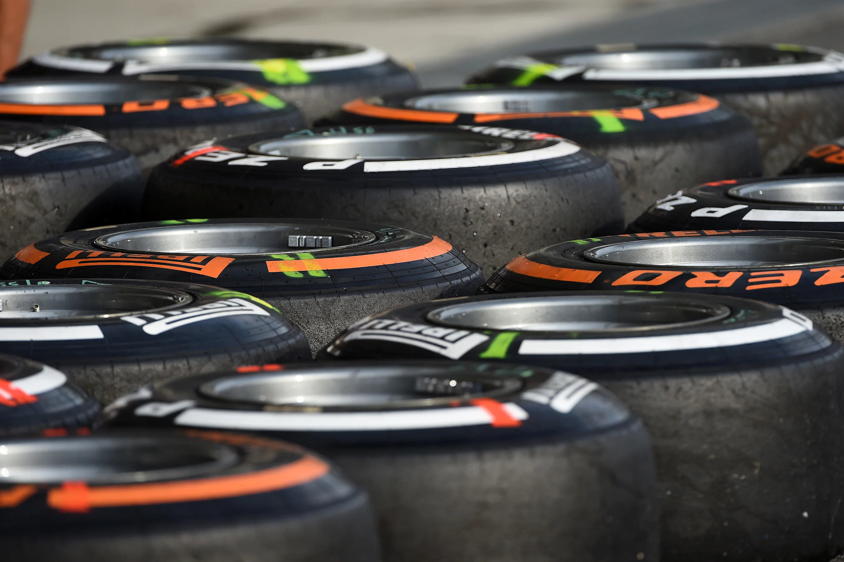 Pirelli tyres. Formula One World Championship, Rd15, Japanese Grand Prix, Qualifying, Suzuka,