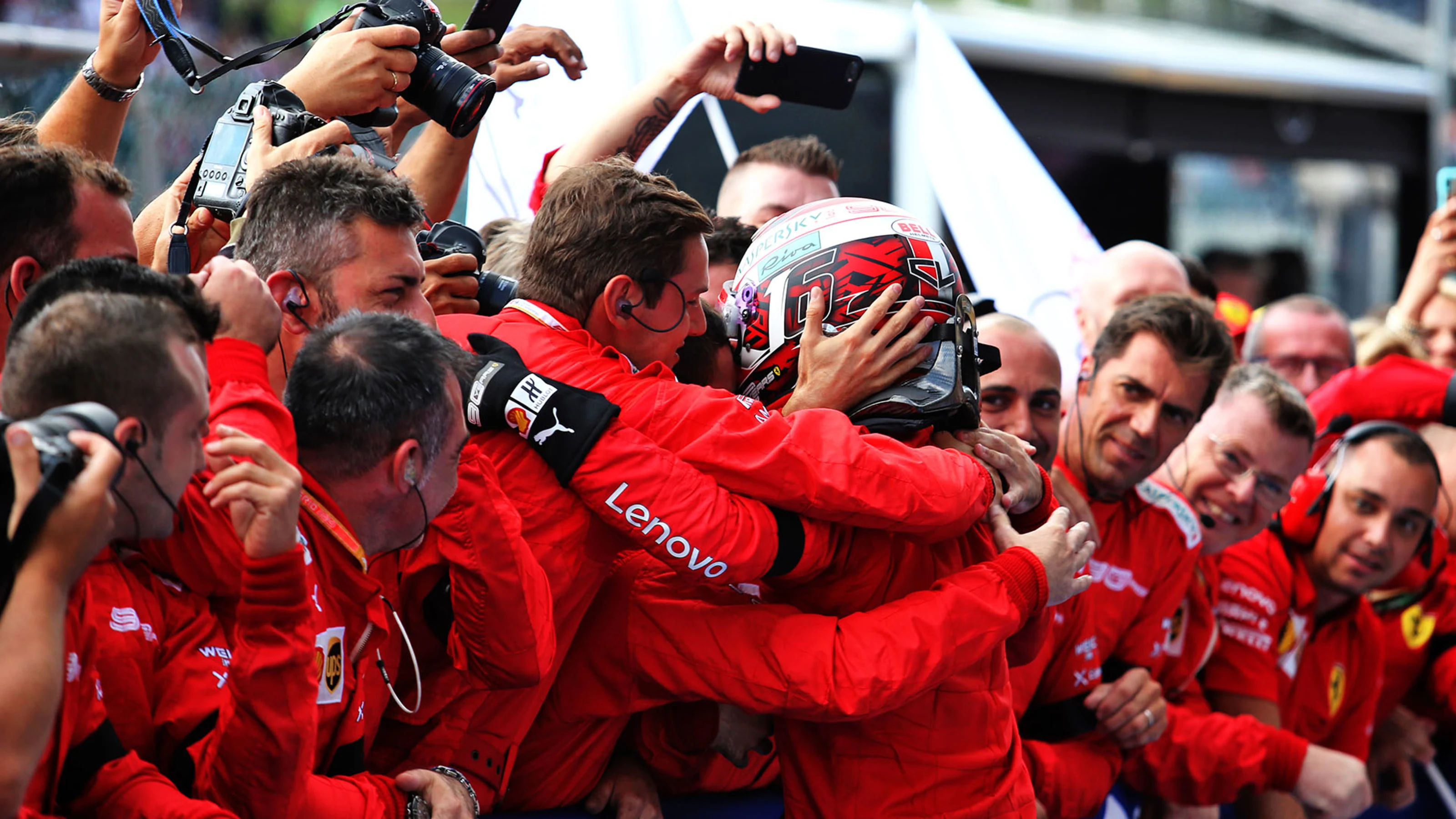 Race winner Charles Leclerc (MON) Ferrari celebrates in parc ferme with the team.
01.09.2019.