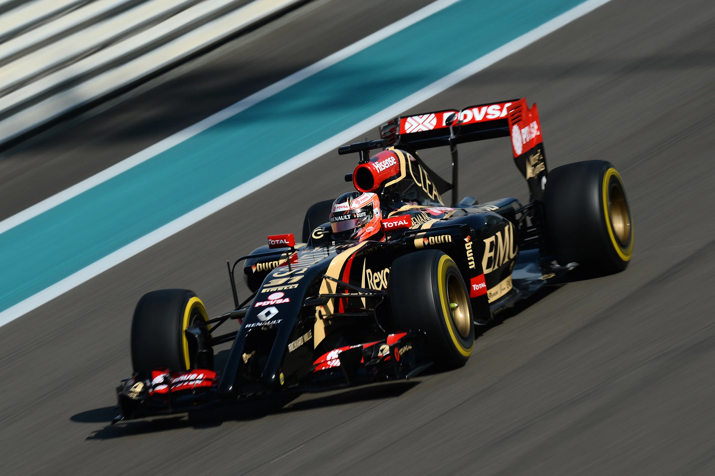 Esteban Ocon (FRA) Lotus E22. Formula One World Championship, Rd19, Abu Dhabi Grand Prix,