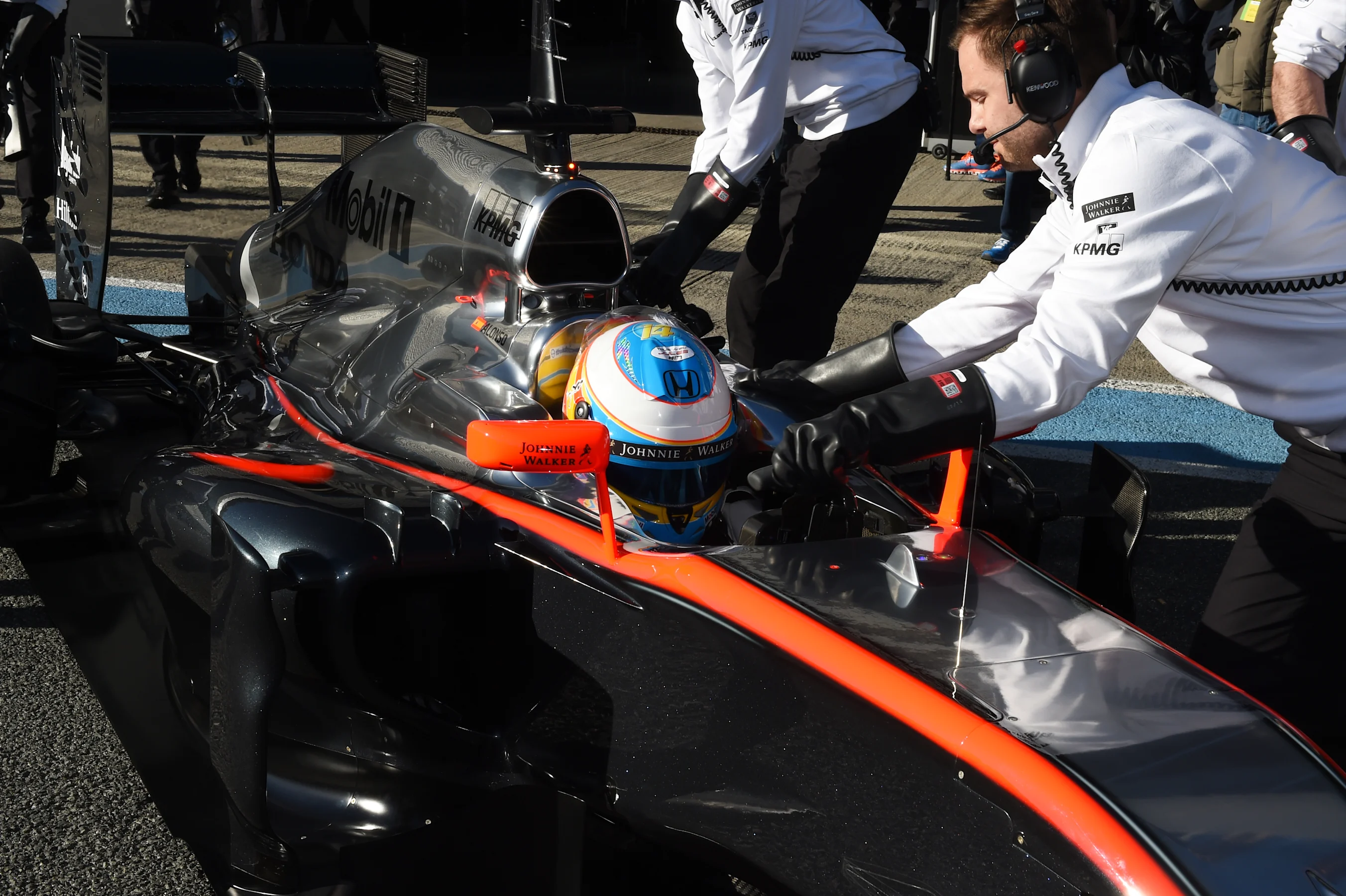 Fernando Alonso (ESP) McLaren MP4-30 at Formula One Testing, Day One, Jerez, Spain, 1 February