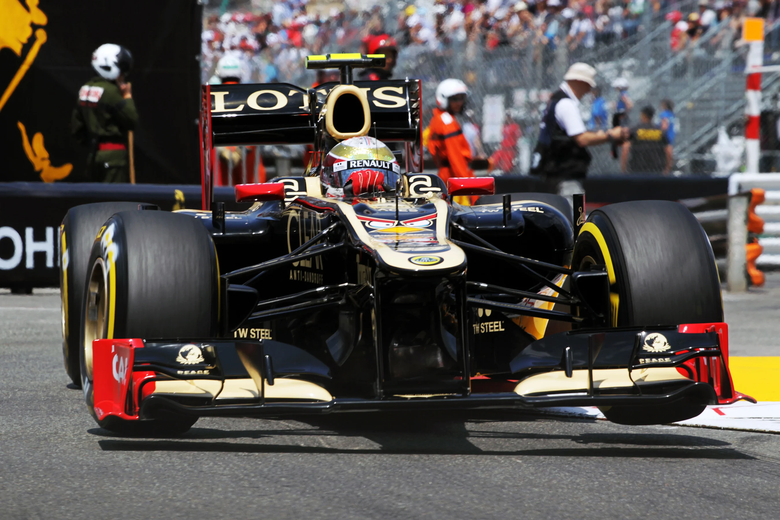 Romain Grosjean (FRA) Lotus E20.
Formula One World Championship, Rd6, Monaco Grand Prix, Qualifying