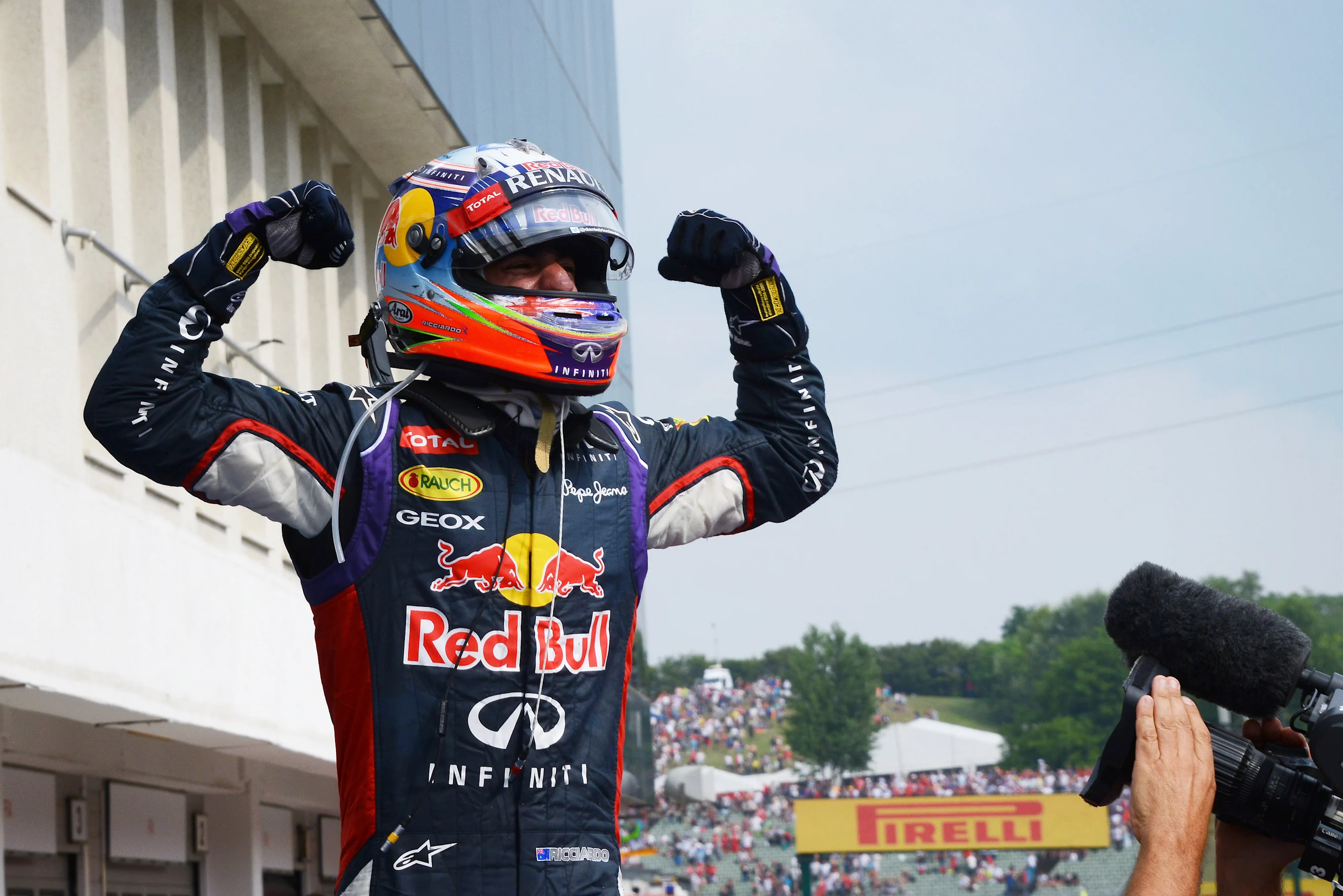 Race winner Daniel Ricciardo (AUS) Red Bull Racing celebrates in parc ferme. Formula One World