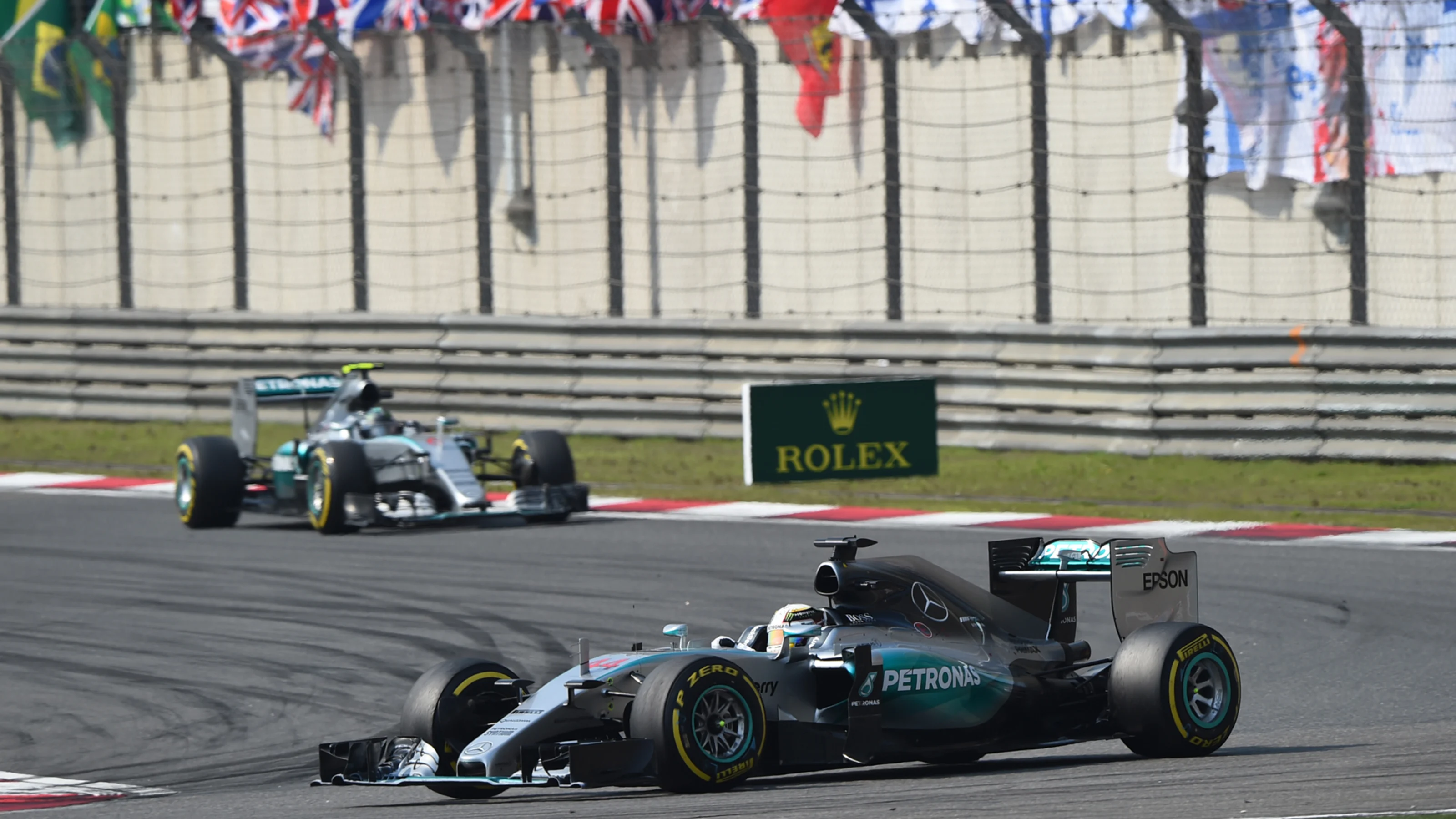 Lewis Hamilton (GBR) Mercedes AMG F1 W06 leads Nico Rosberg (GER) Mercedes AMG F1 W06 at Formula