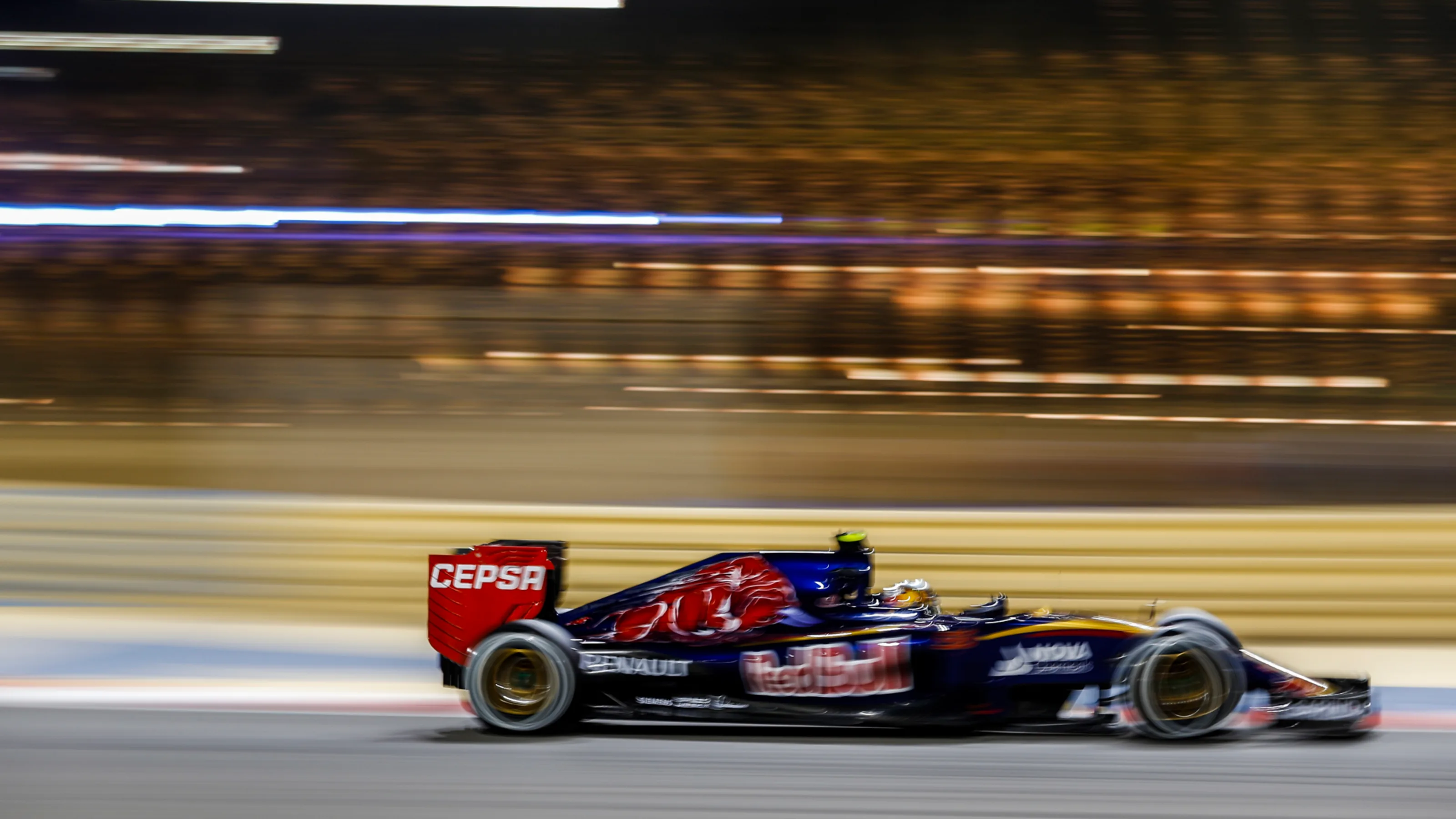 Carlos Sainz jr (ESP) Scuderia Toro Rosso STR10 at Formula One World Championship, Rd4, Bahrain