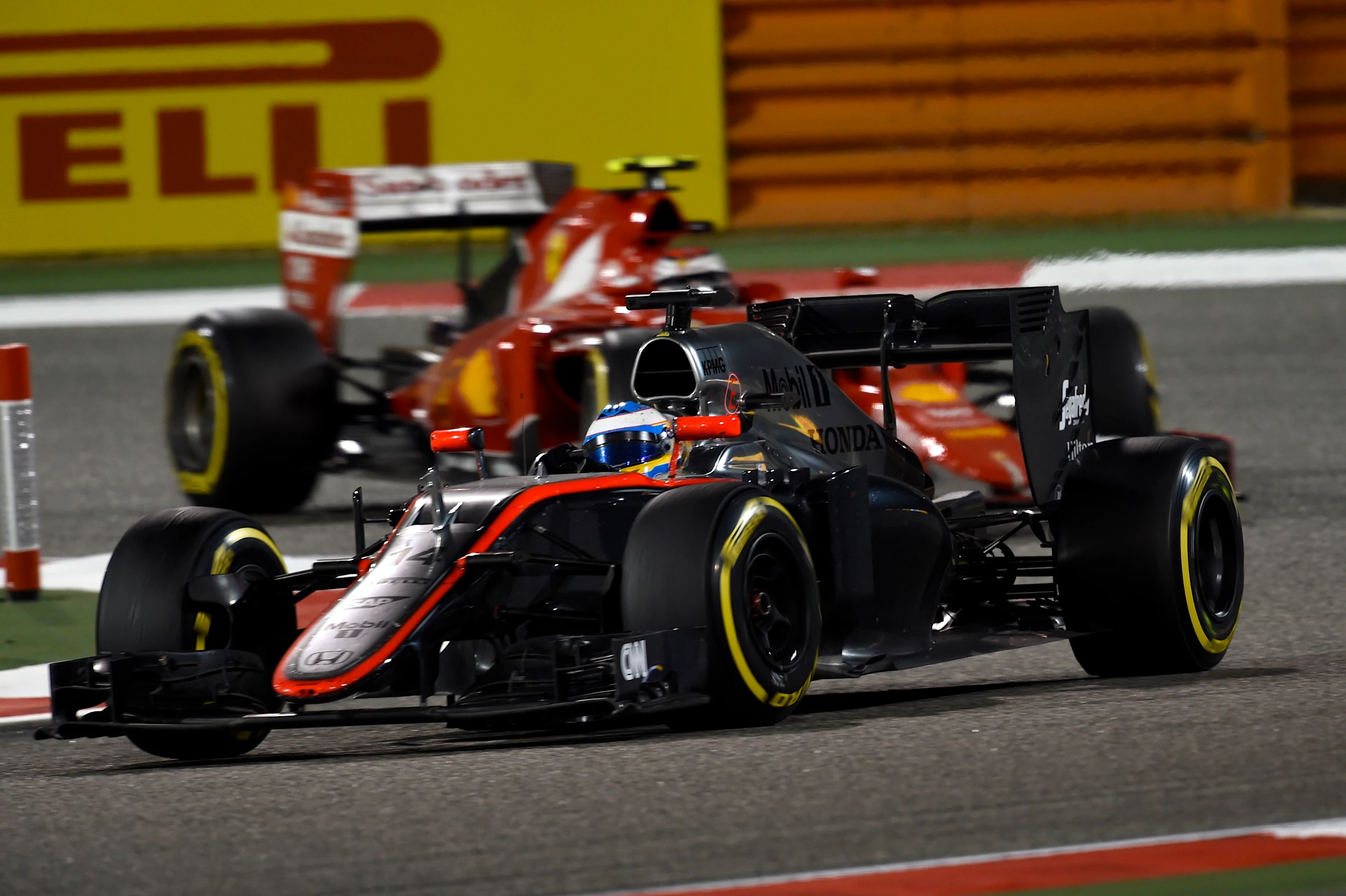 Fernando Alonso (ESP) McLaren MP4-30 at Formula One World Championship, Rd4, Bahrain Grand Prix