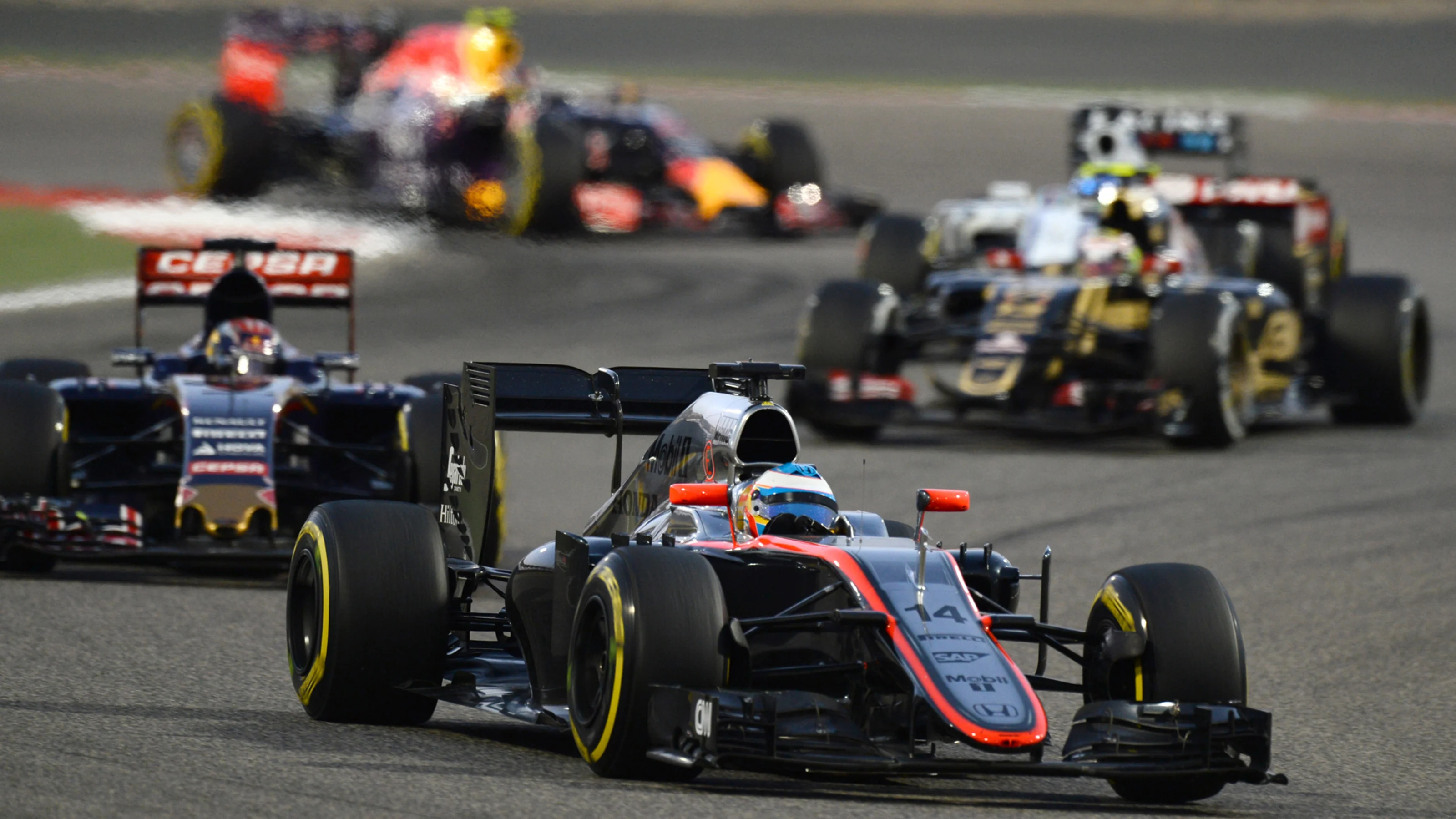 Fernando Alonso (ESP) McLaren MP4-30 at Formula One World Championship, Rd4, Bahrain Grand Prix