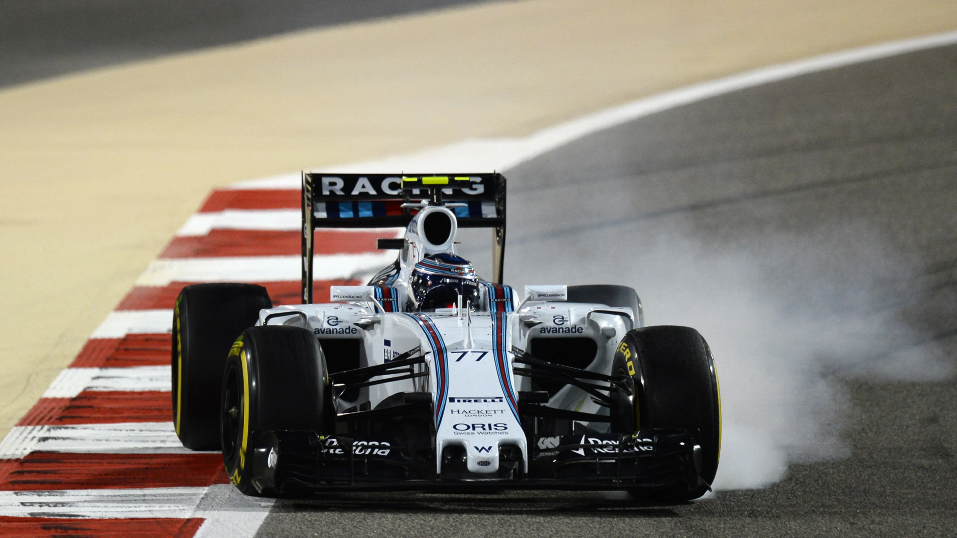 Valtteri Bottas (FIN) Williams FW37 locks up at Formula One World Championship, Rd4, Bahrain Grand